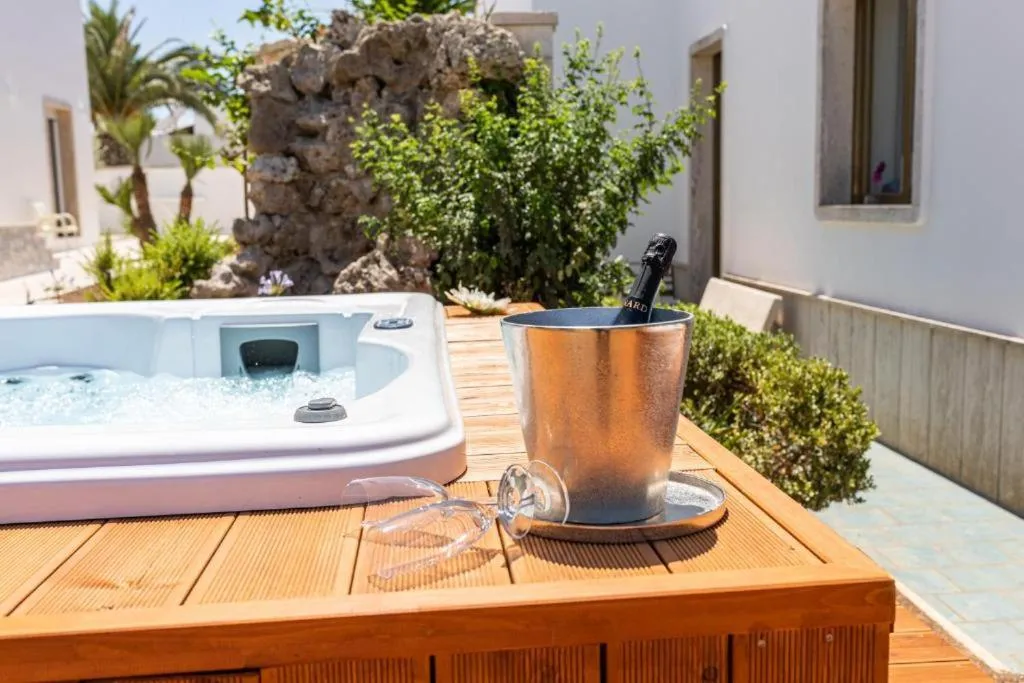 Hot Tub in Le Gemelle Boutique Hotel