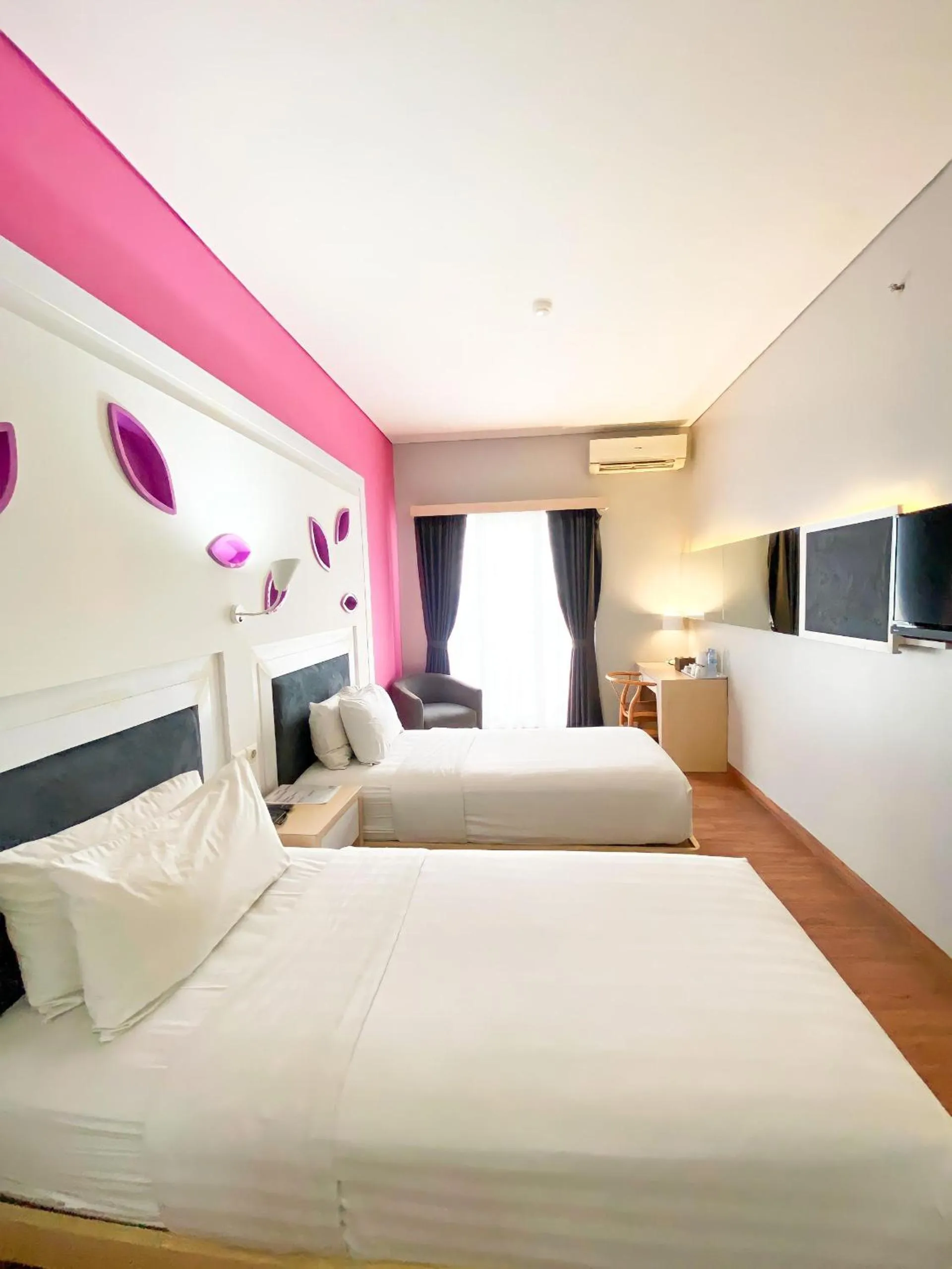 Superior Twin Room in Shakti Hotel Bandung