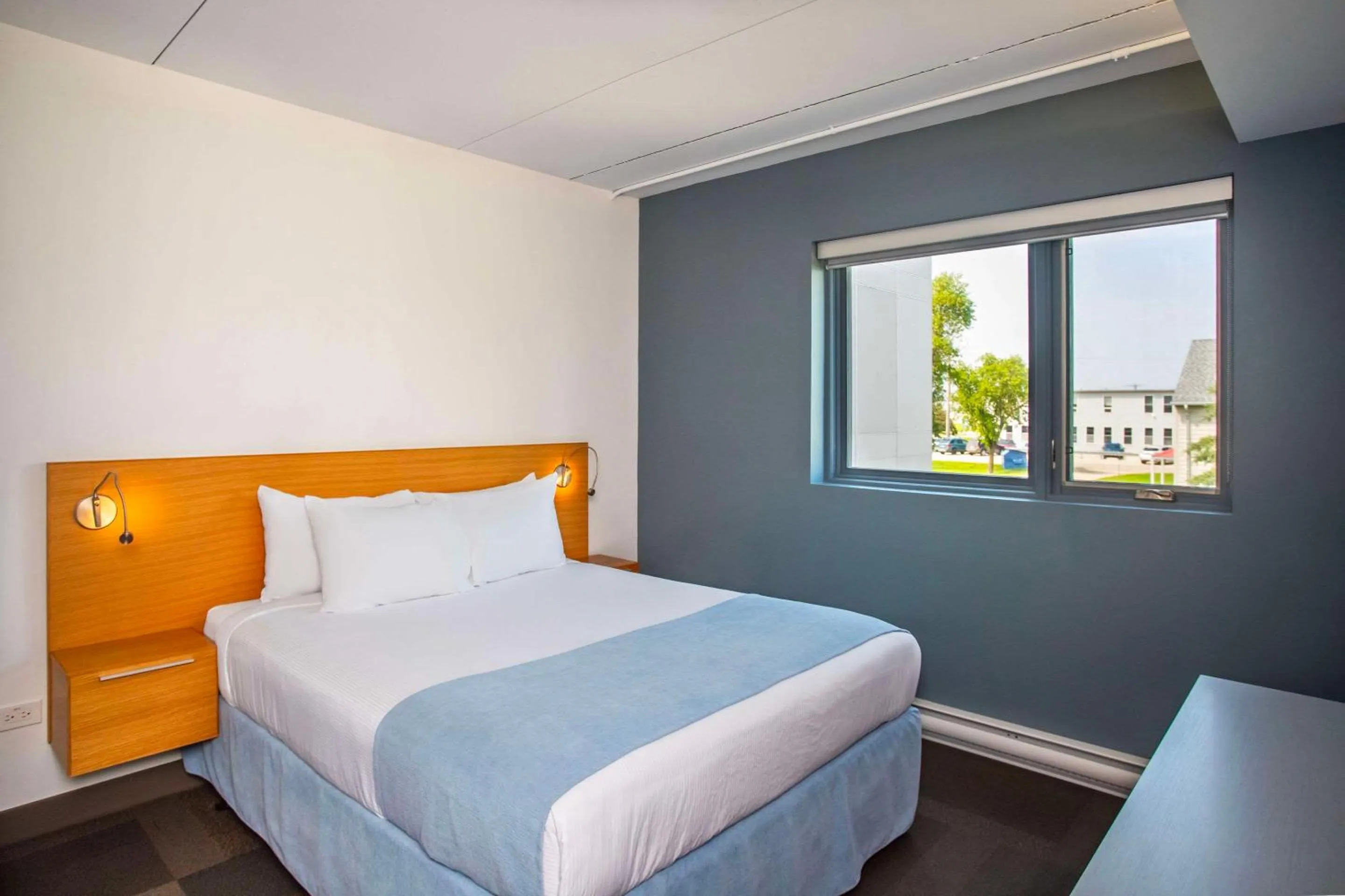 Bedroom, Bed in Barker Suites Southport