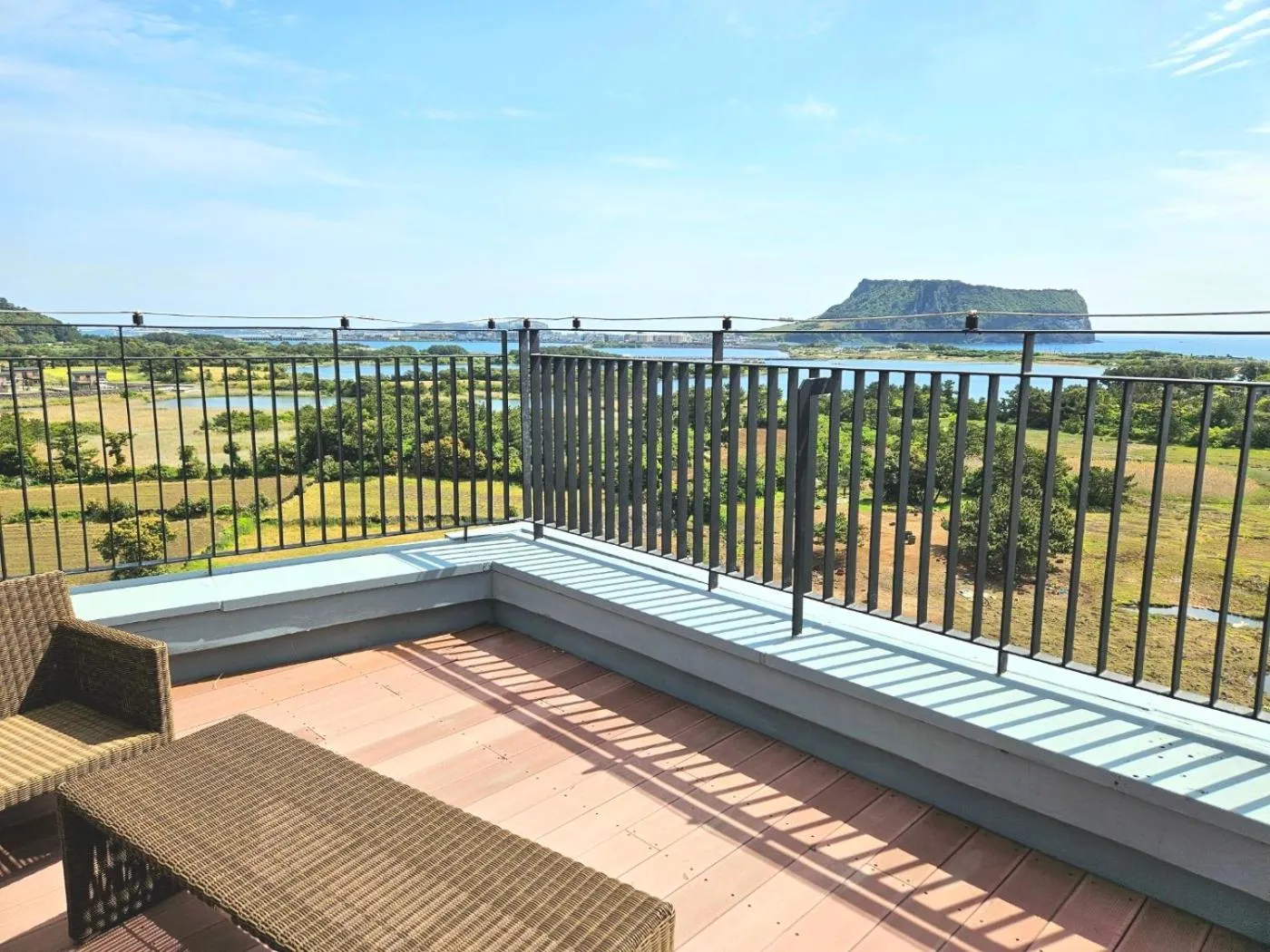 Balcony/Terrace in Sungsan Marina Hotel