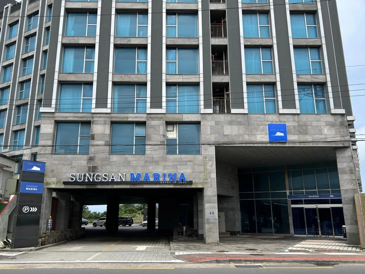 Property building in Sungsan Marina Hotel