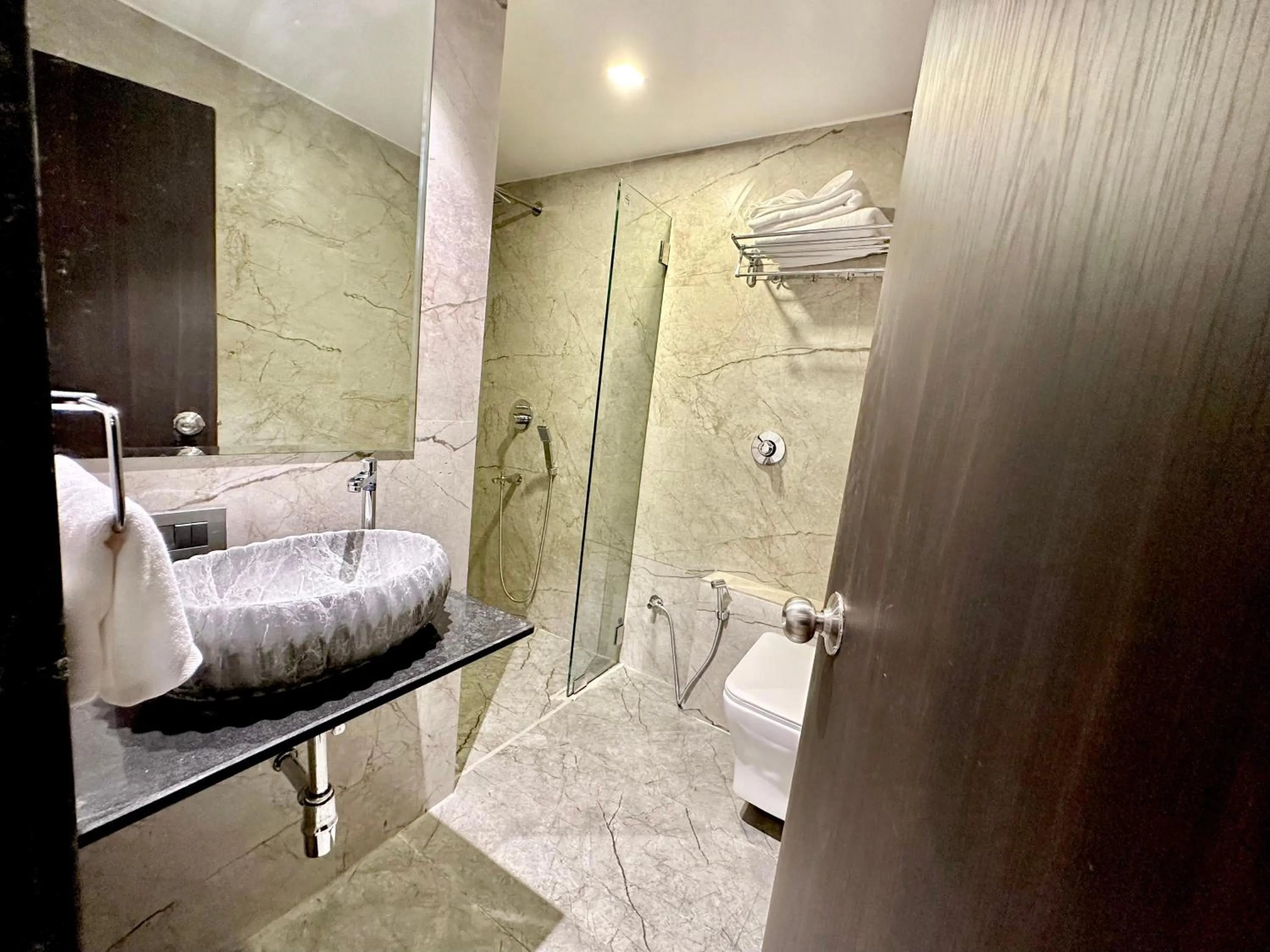 Bed in TAKHT- Executive Suites and Rooms