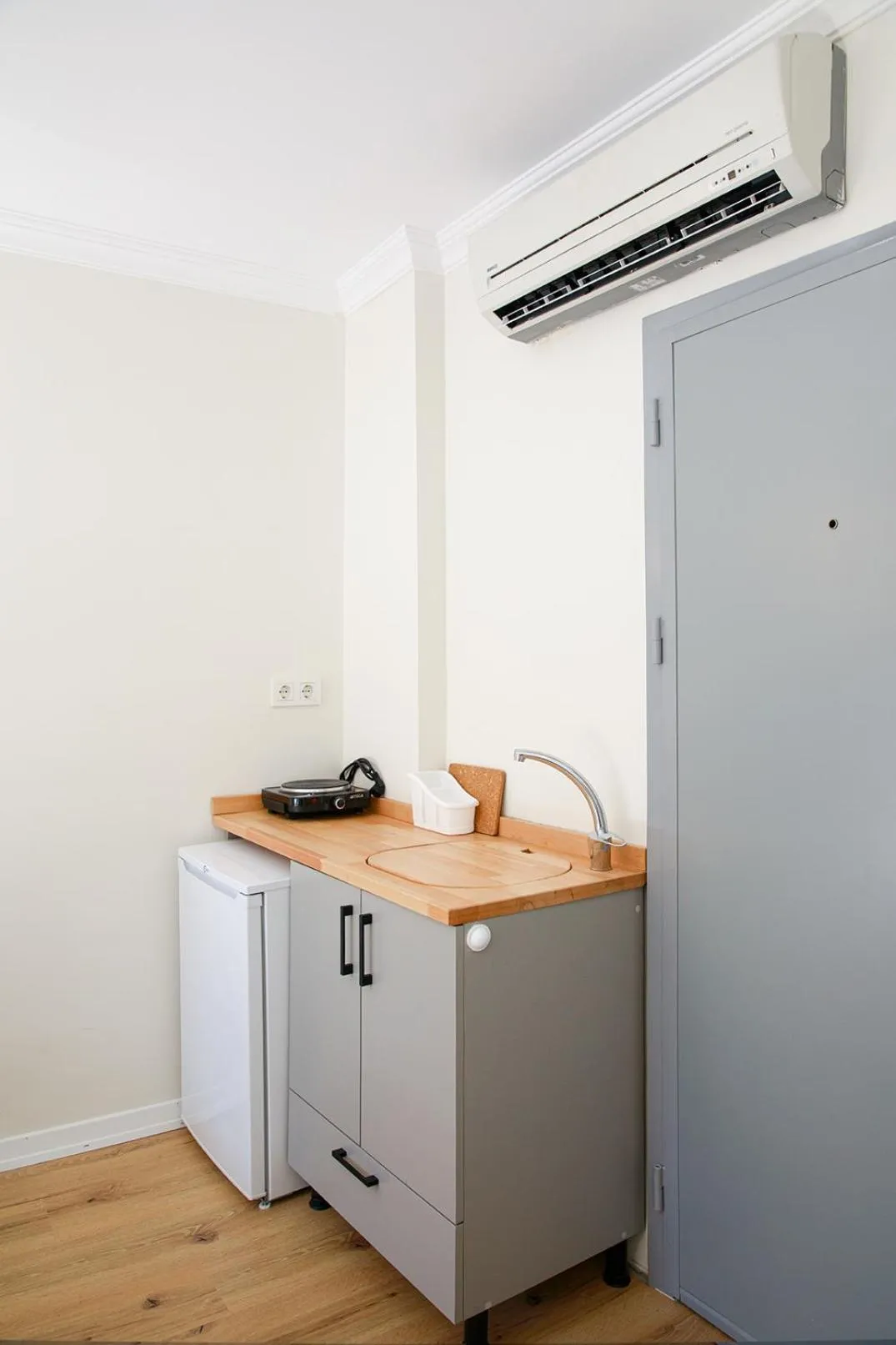 Kitchen or kitchenette in Beans House Suite 8-26