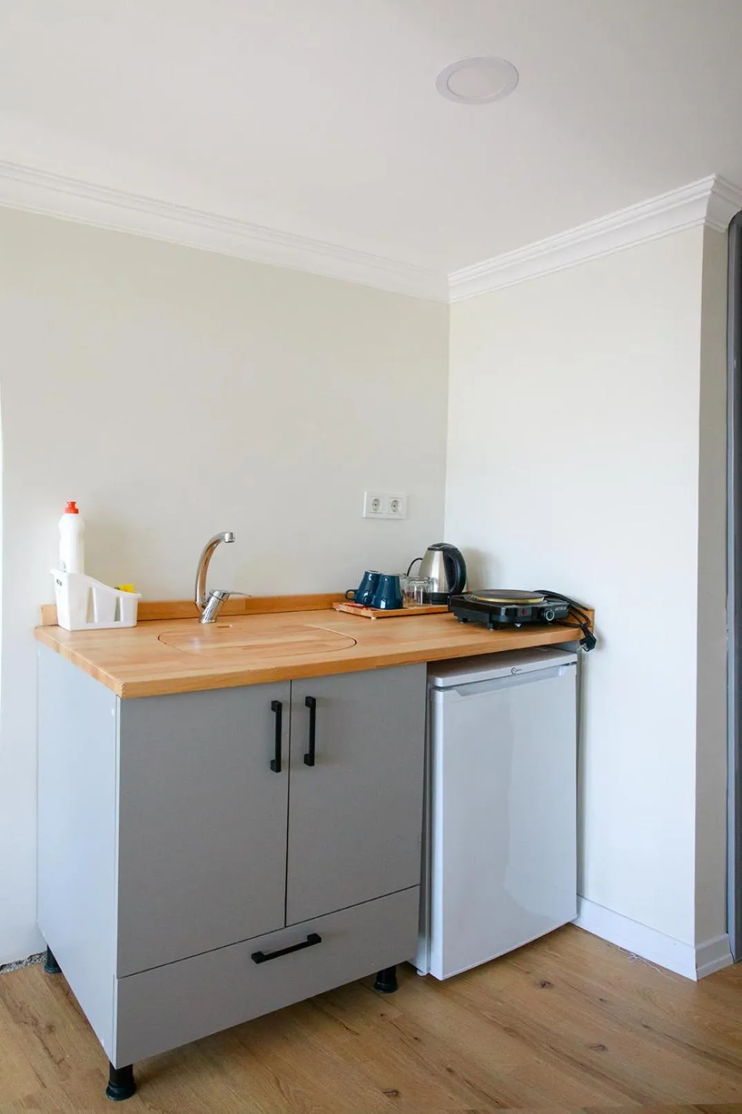 Kitchen or kitchenette in Beans House Suite 8-26