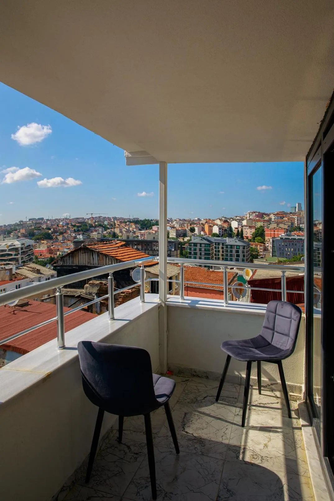 Patio in Beans House Suite 8-26