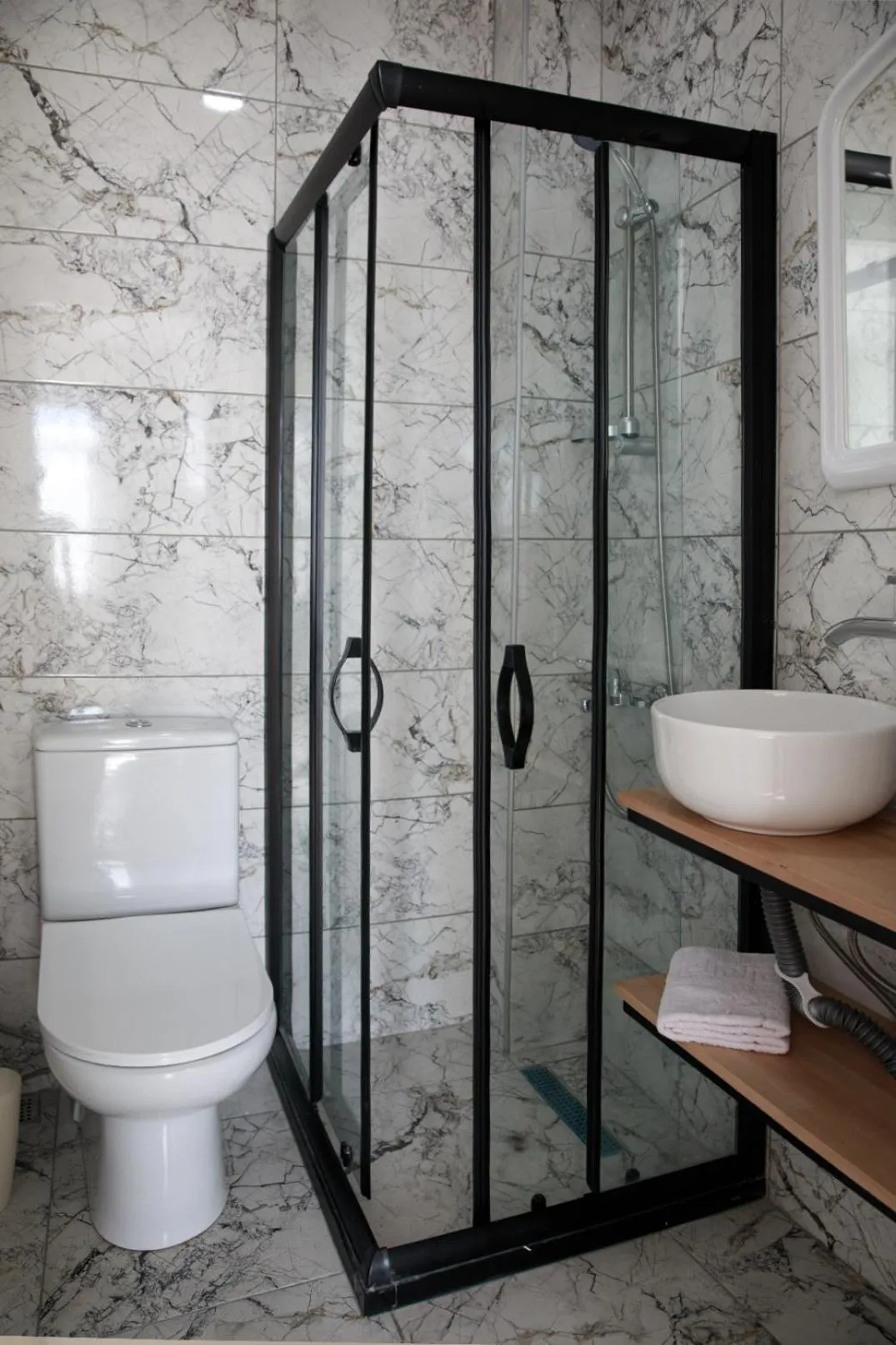 Shower in Beans House Suite 8-26