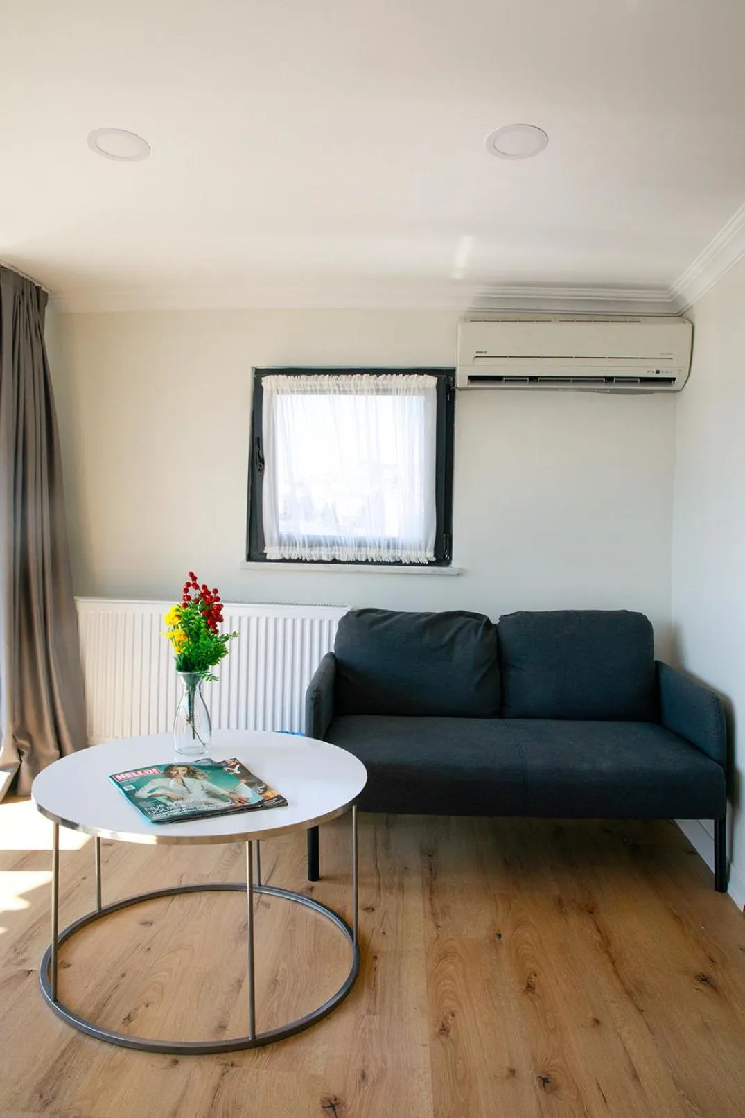 Living room in Beans House Suite 8-26