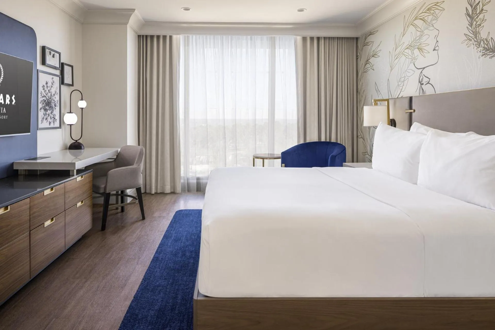 Photo of the whole room, Bed in Caesars Virginia, A Caesars Destination