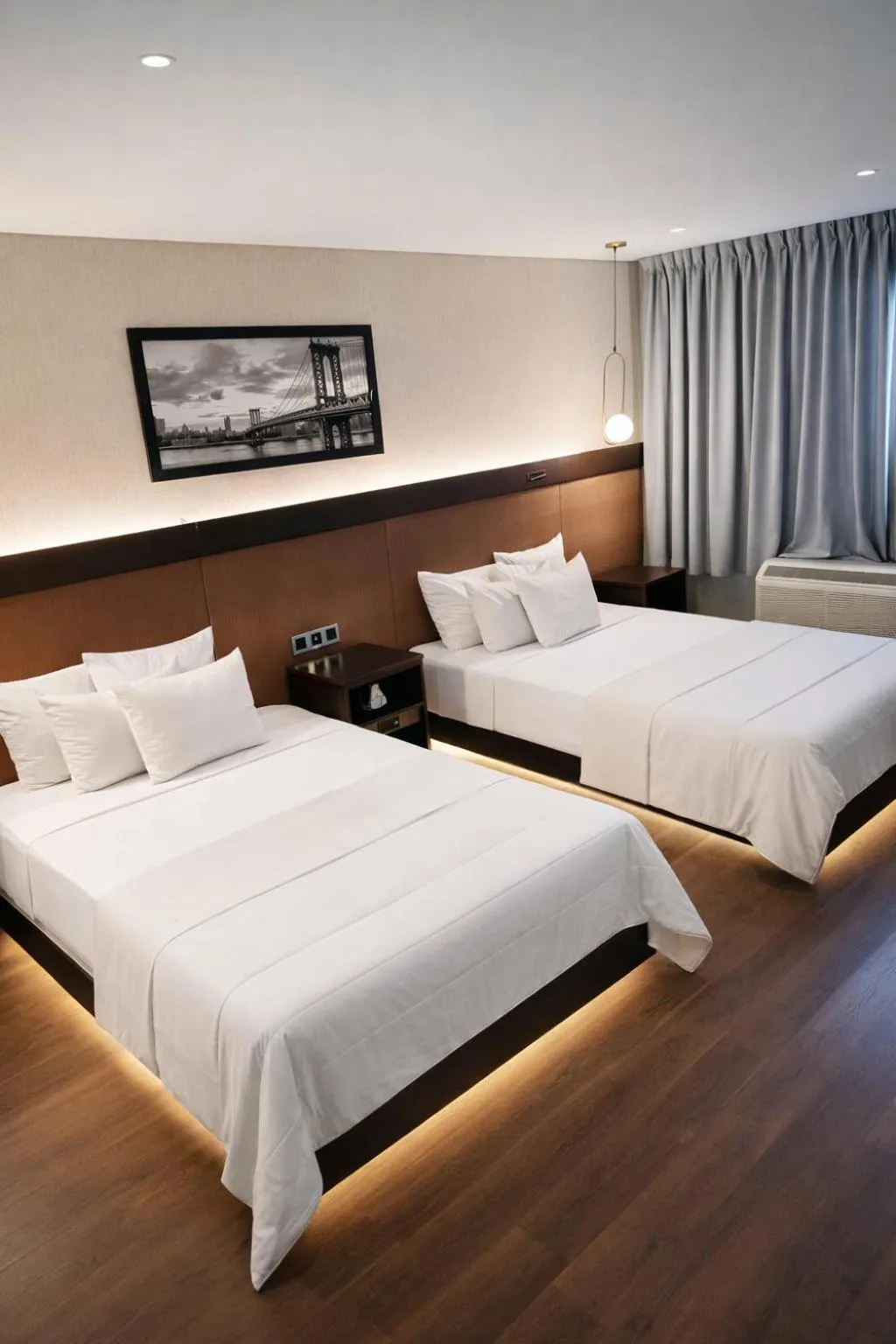 Bed in Hotel Mirage Brooklyn