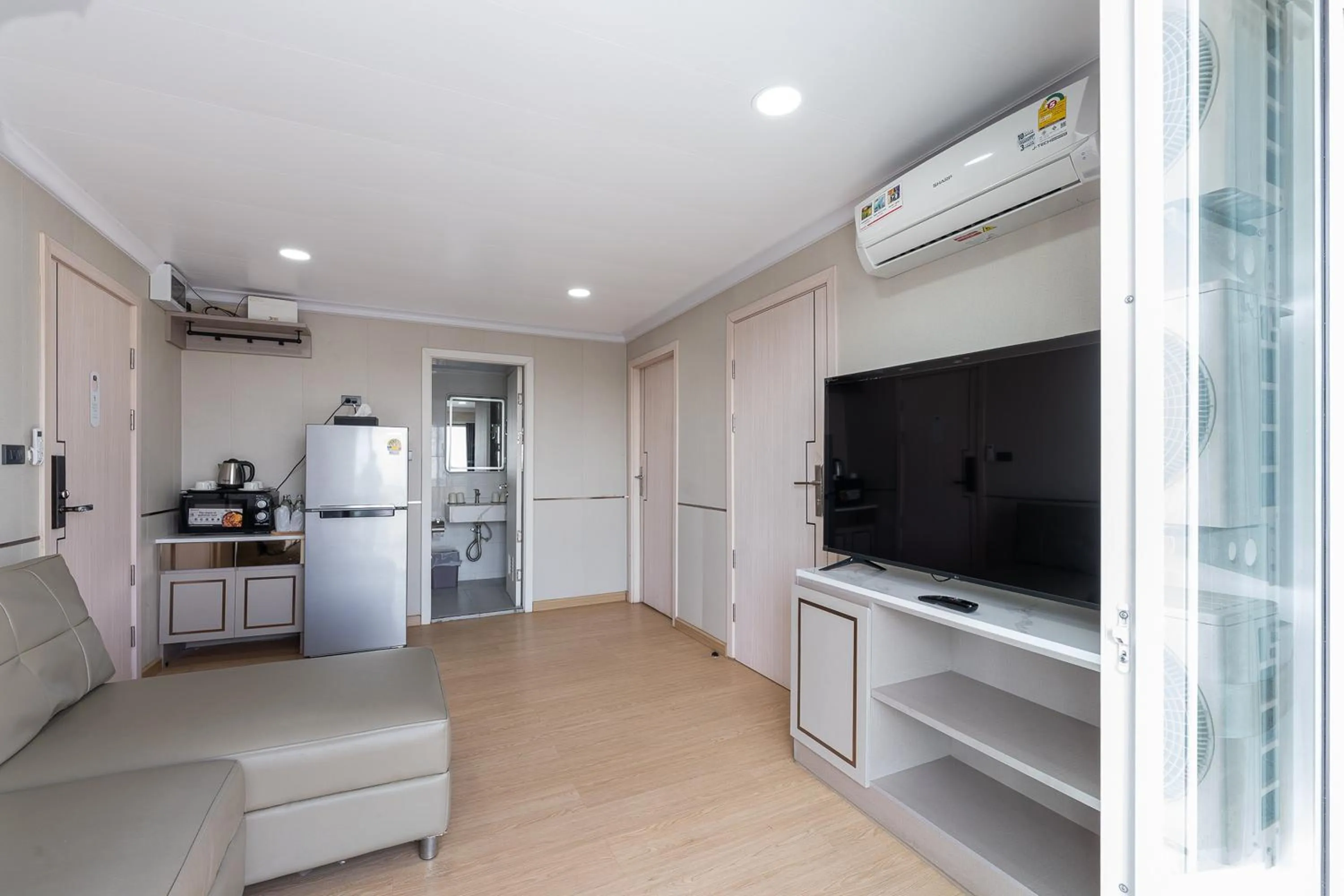 TV and multimedia in TJ 4711 Residence