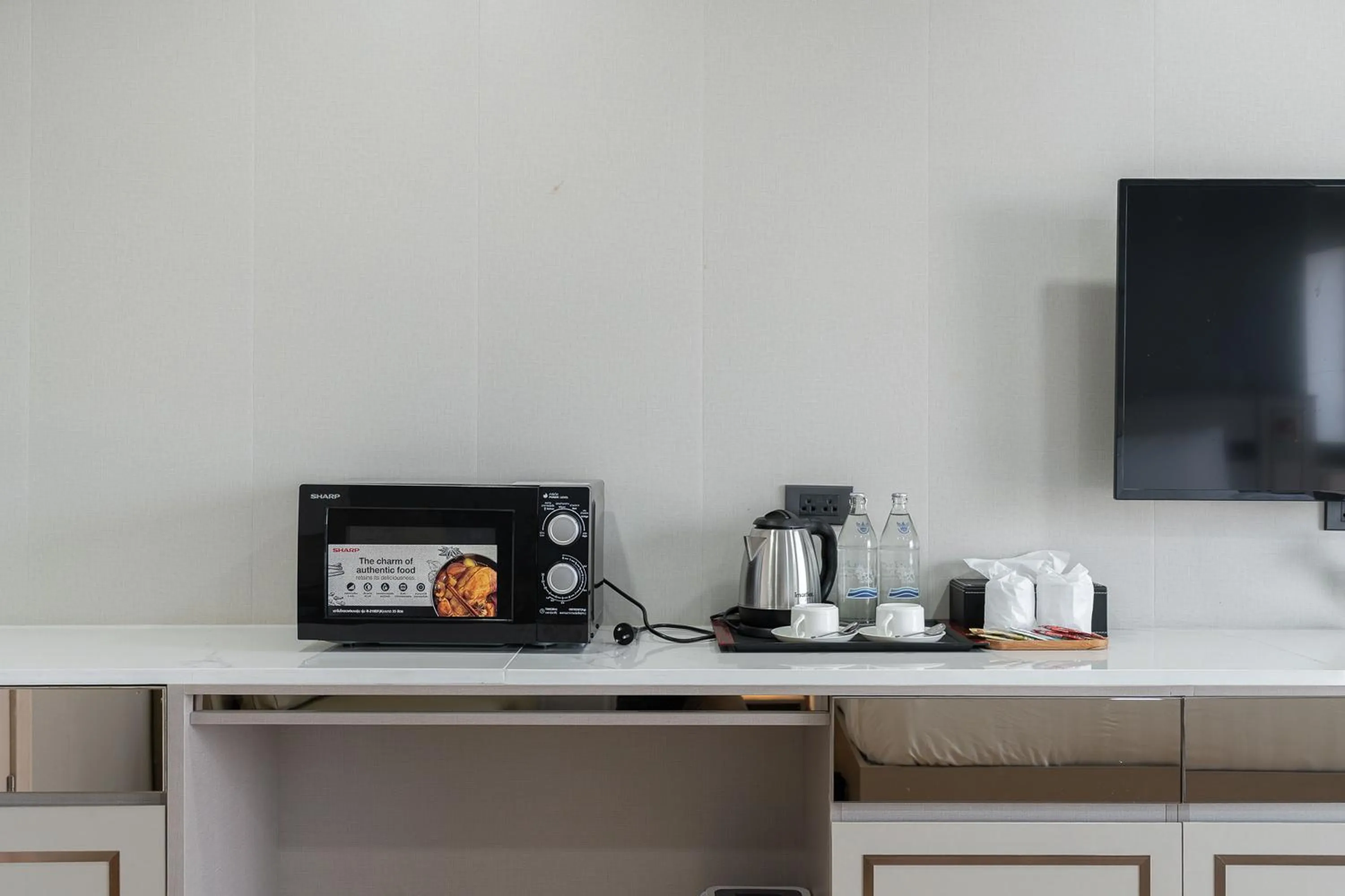 Coffee/tea facilities in TJ 4711 Residence