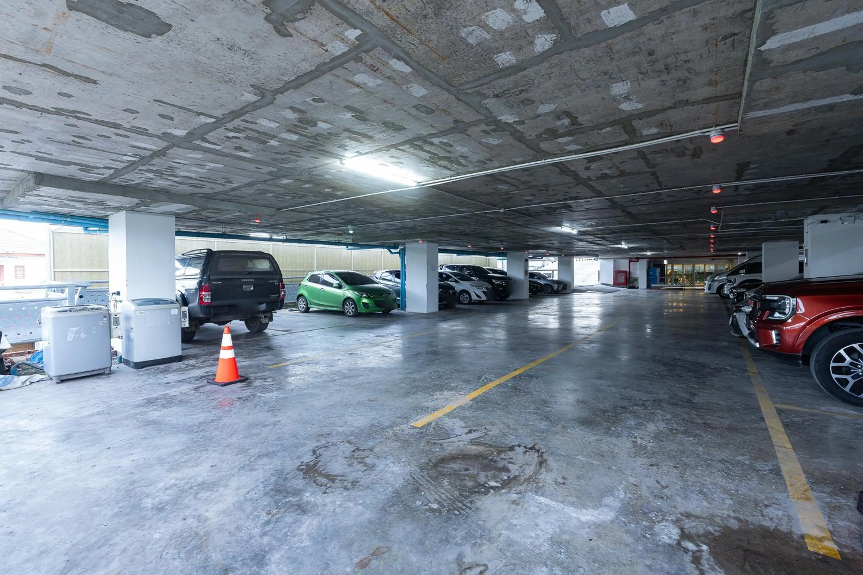 Parking in TJ 4711 Residence