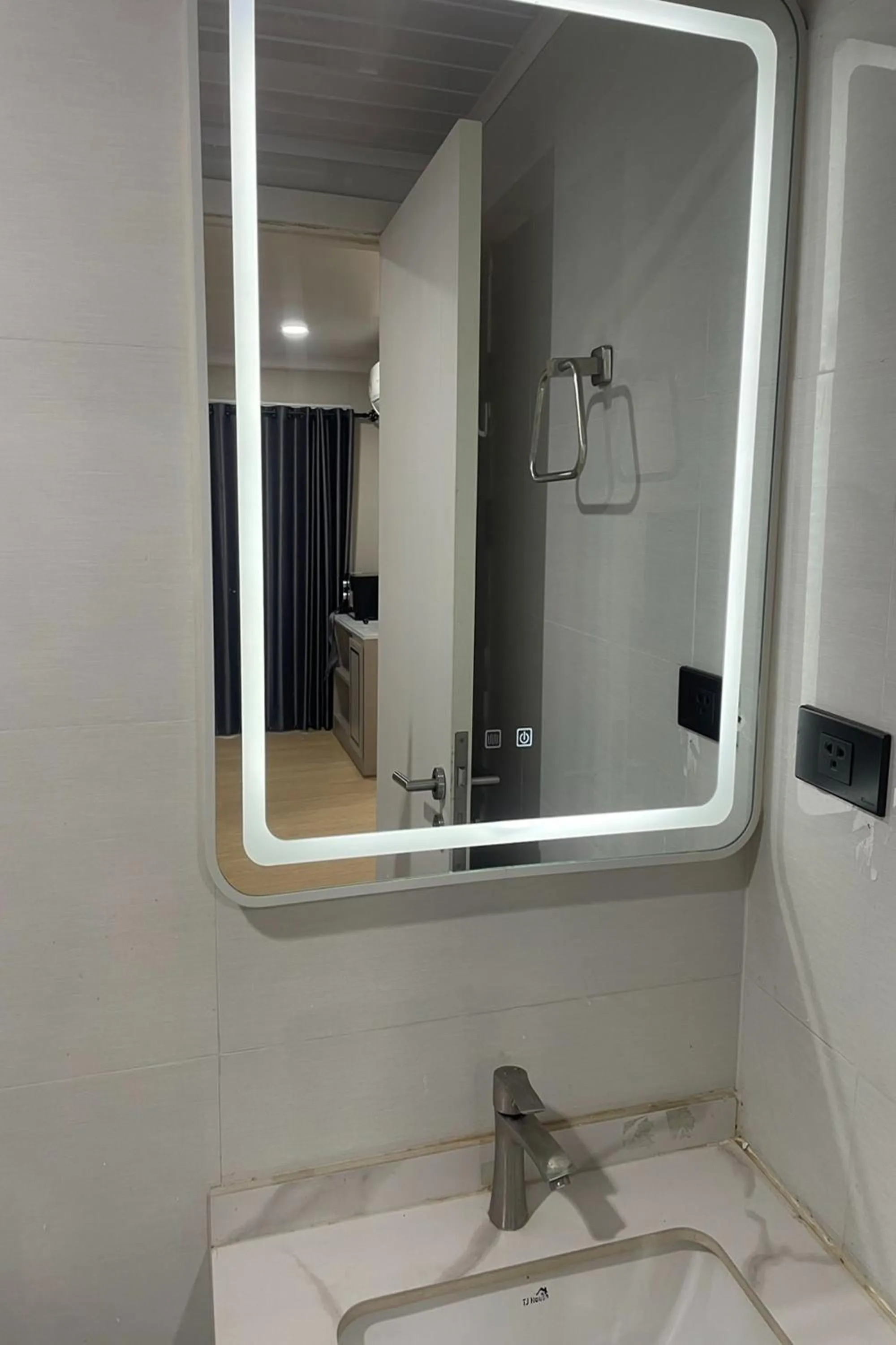 Bathroom in TJ 4711 Residence