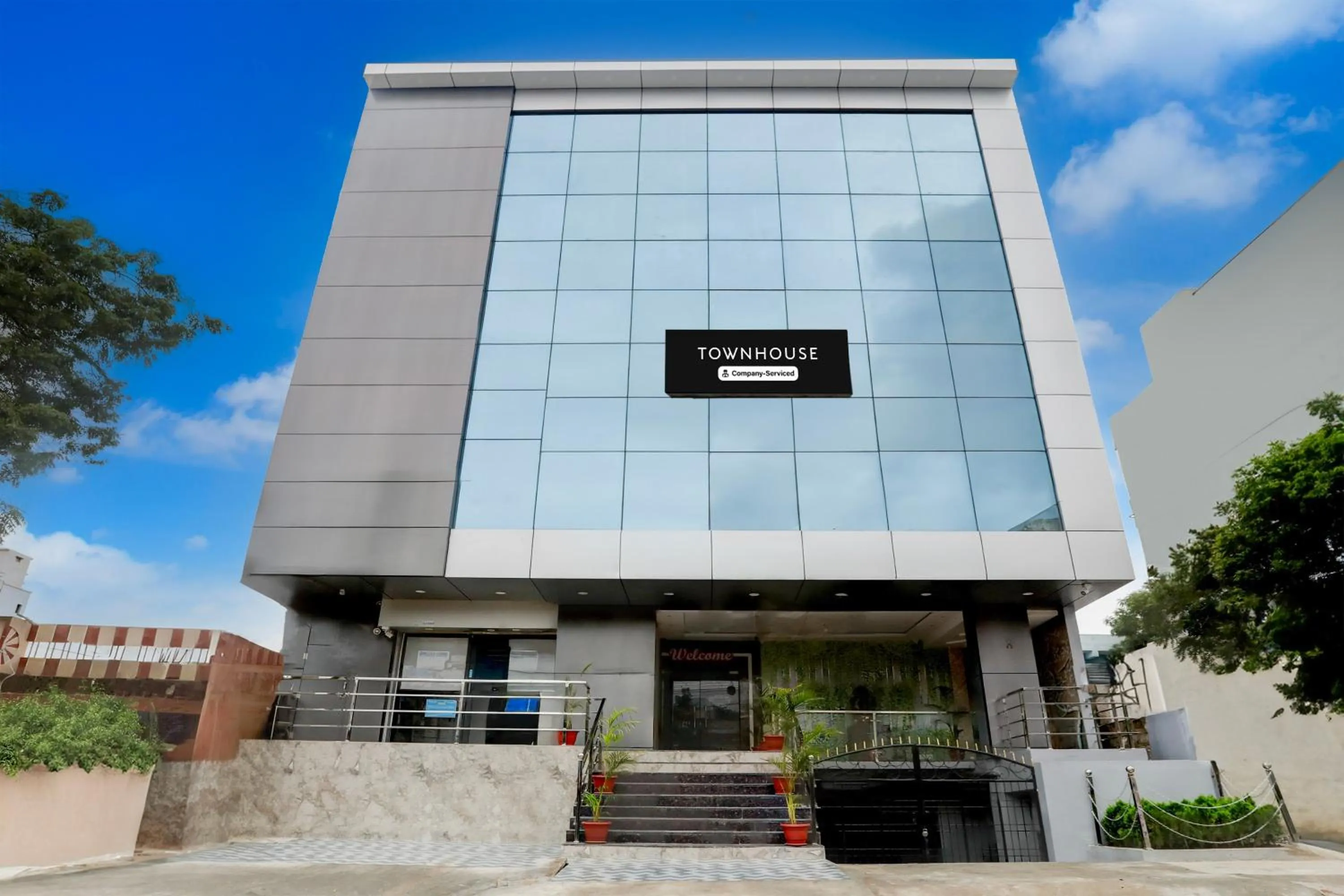 Super Townhouse Khammam Formerly Bluemoon