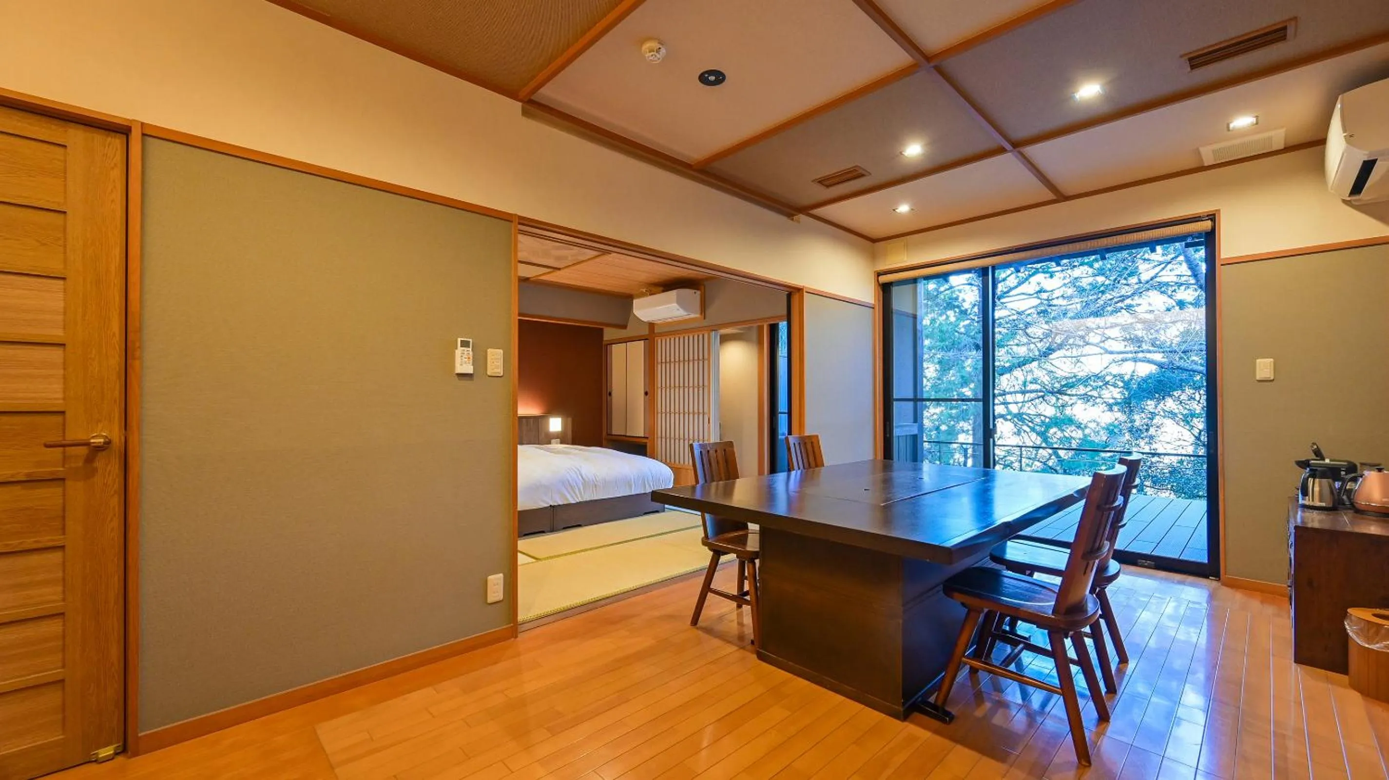 Photo of the whole room, Bed in Kaze no Tani no Iori