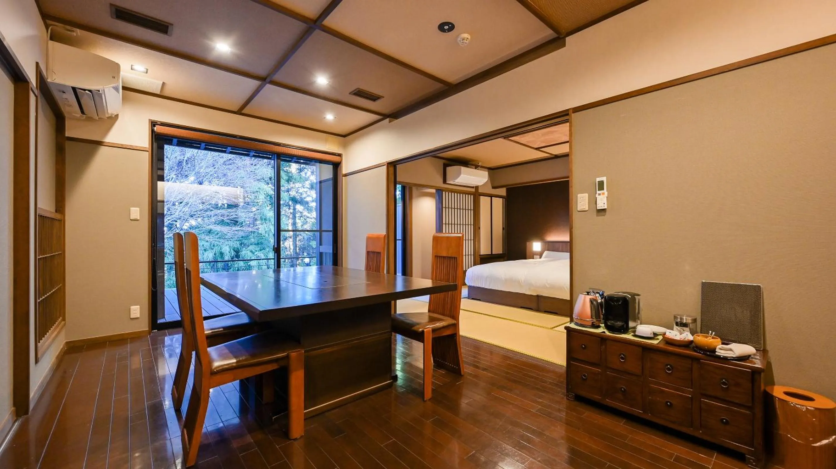 Photo of the whole room, Bed in Kaze no Tani no Iori