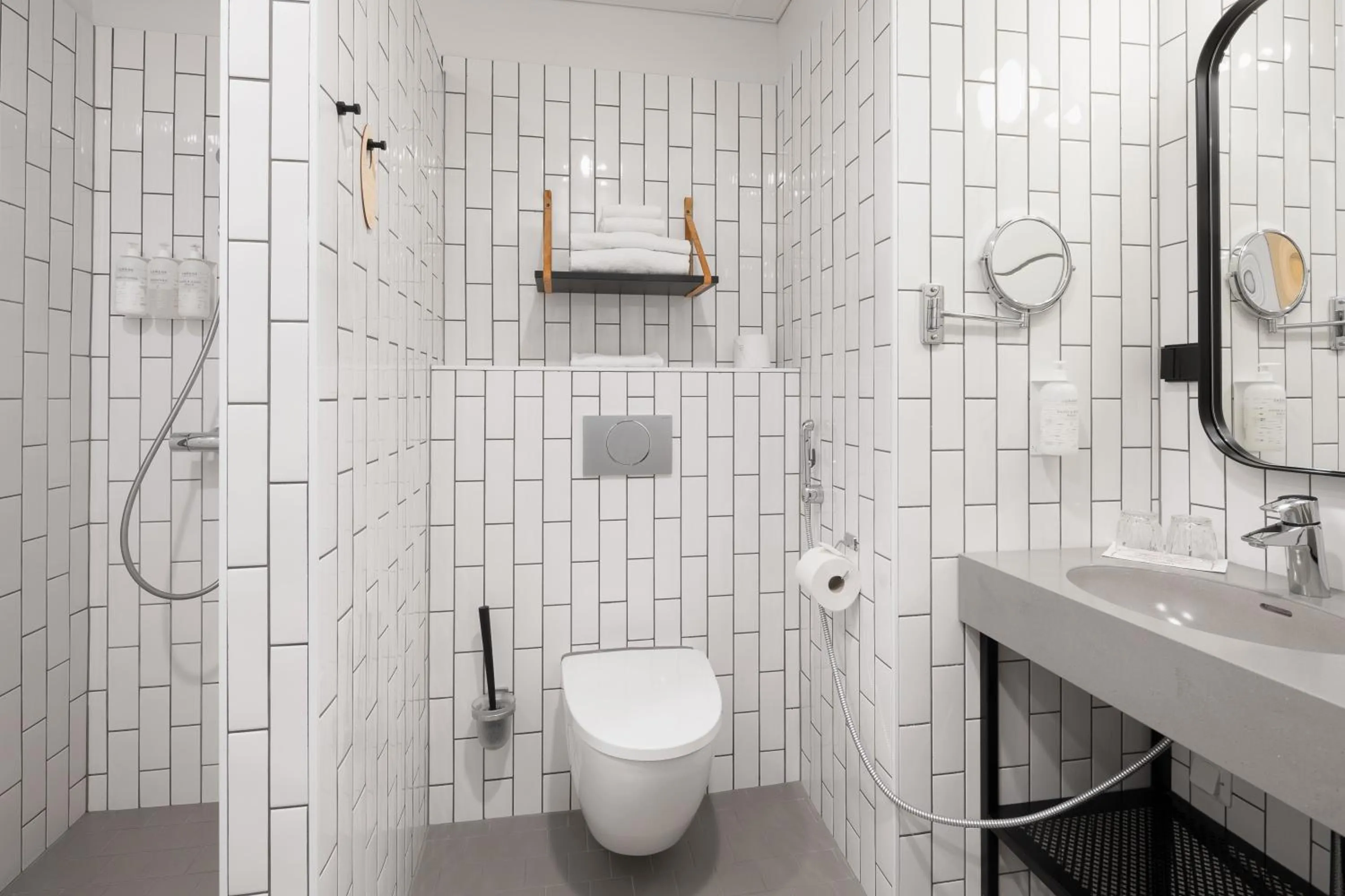 Shower in Original Sokos Hotel Wiklund