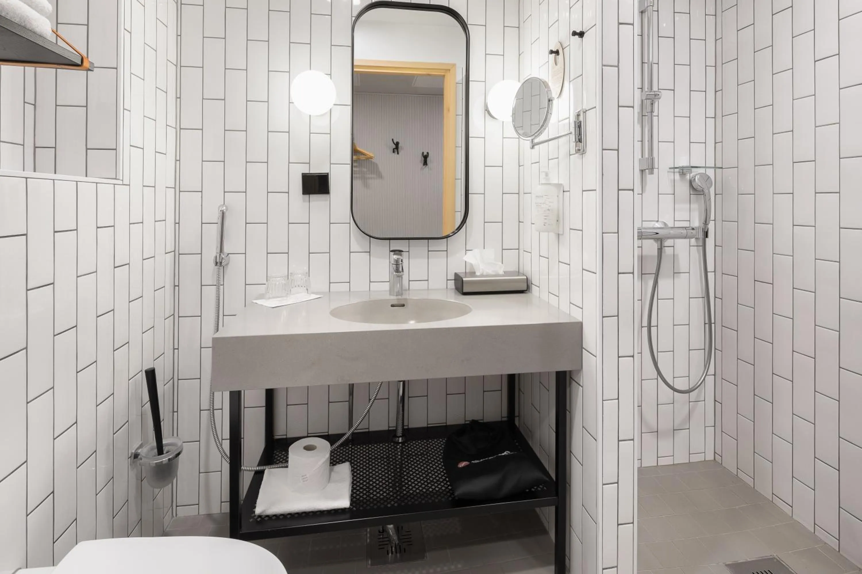 Shower in Original Sokos Hotel Wiklund