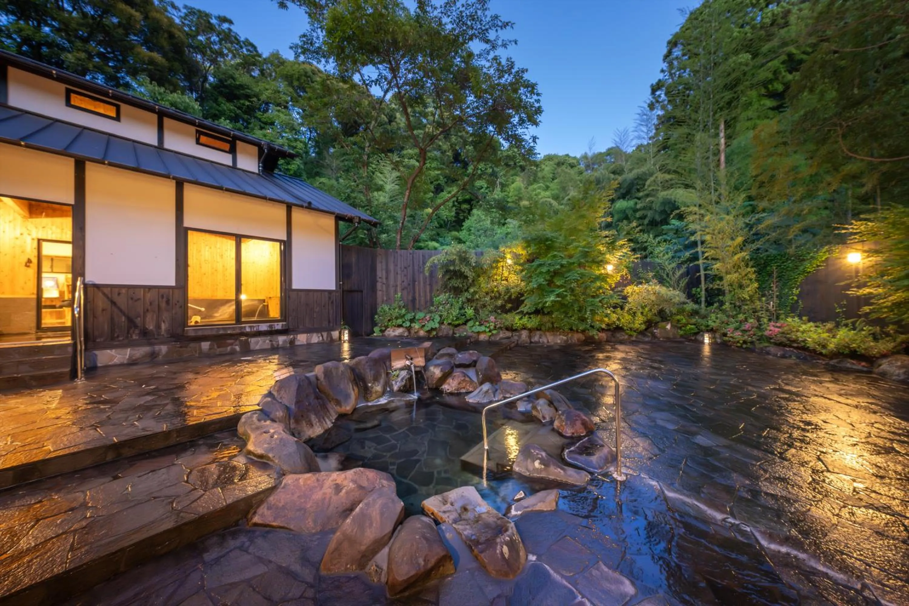 Open Air Bath in Tsuwabuki no Hana