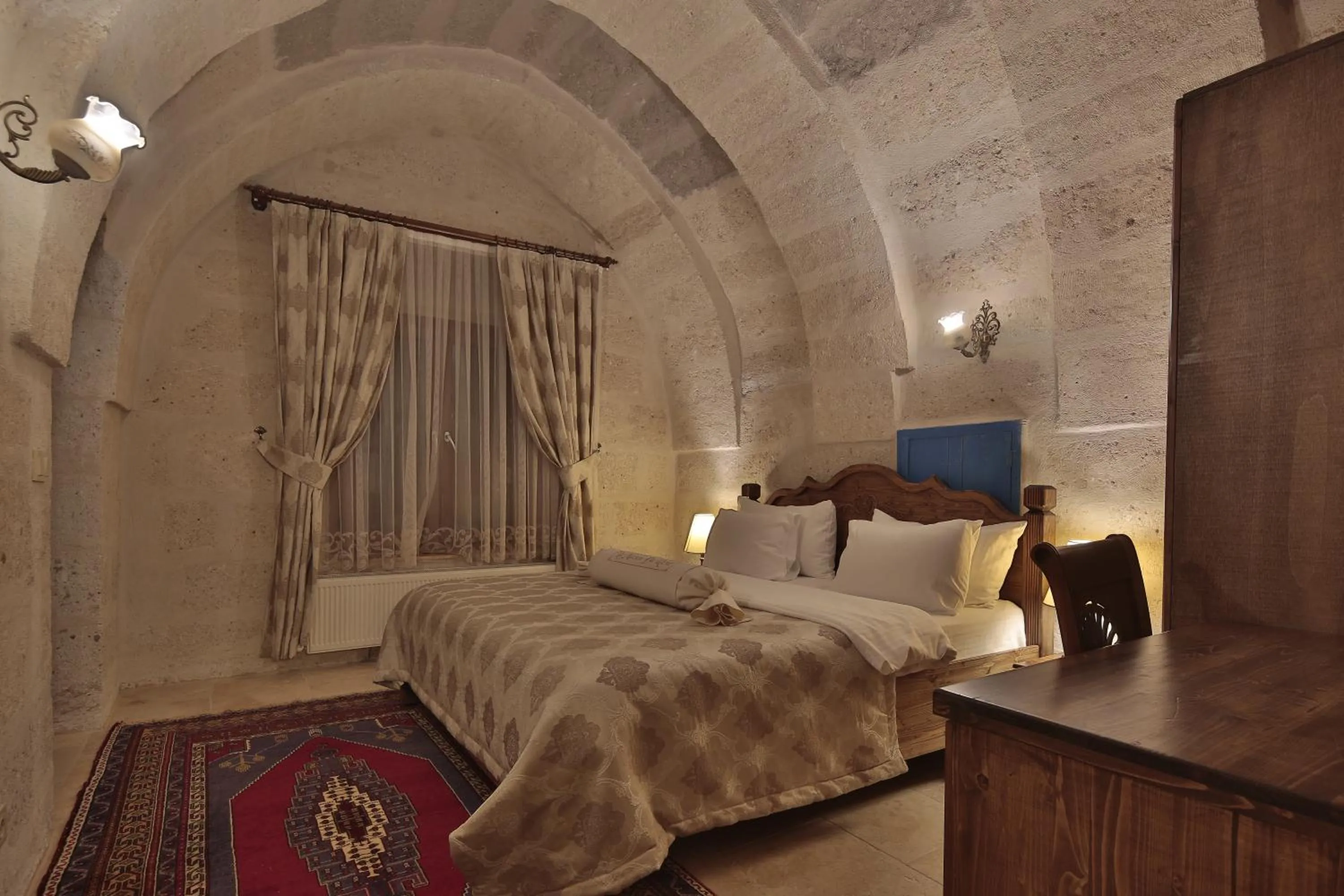 Other, Bed in My Cave La Maison Du Reve