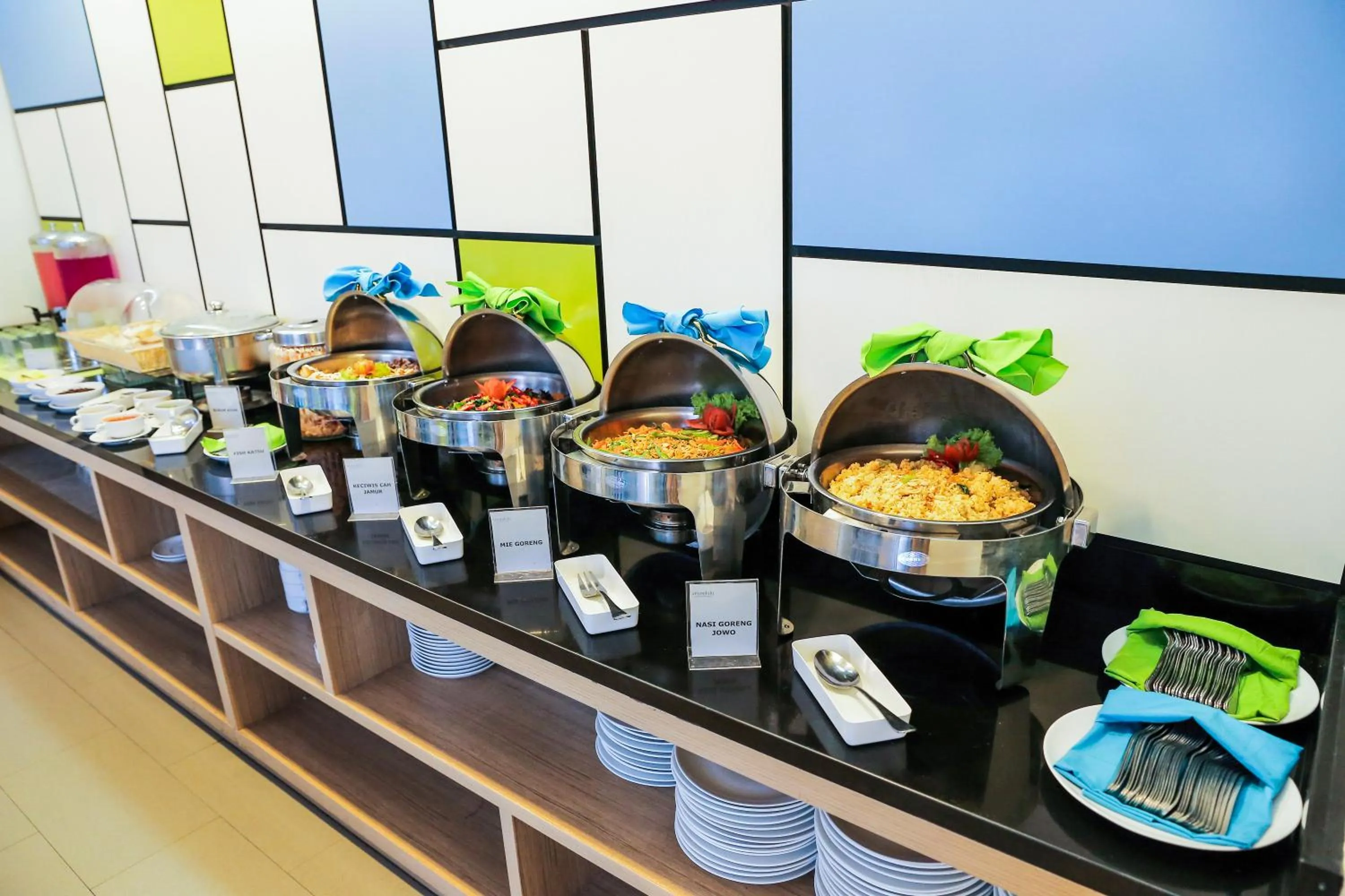 Restaurant/places to eat in Hotel Citradream Bandung