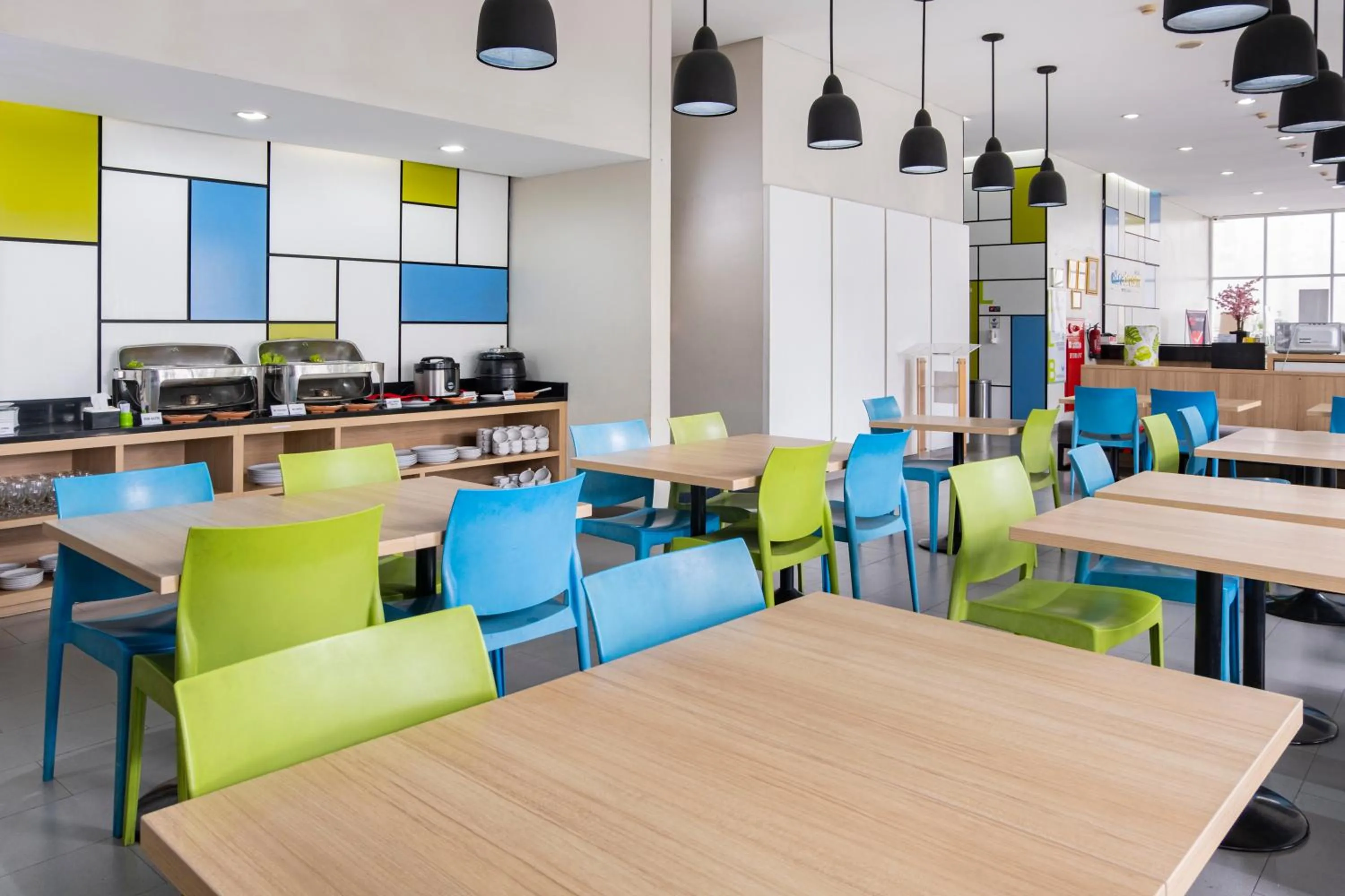 Restaurant/places to eat in Hotel Citradream Bandung