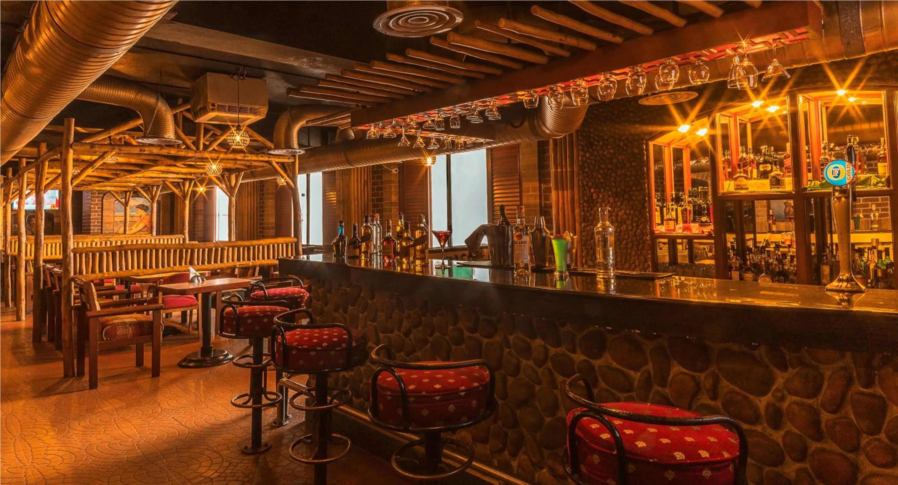 Lounge or bar in Hotel Annamalai International