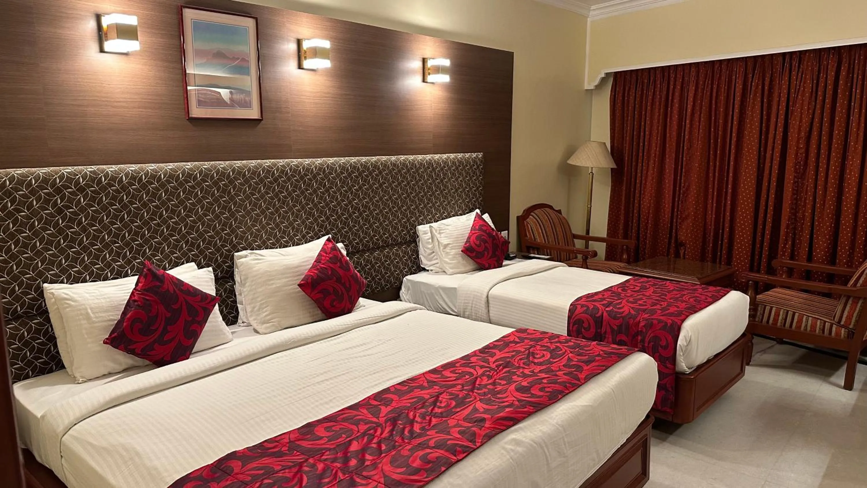 Bedroom, Bed in Hotel Annamalai International