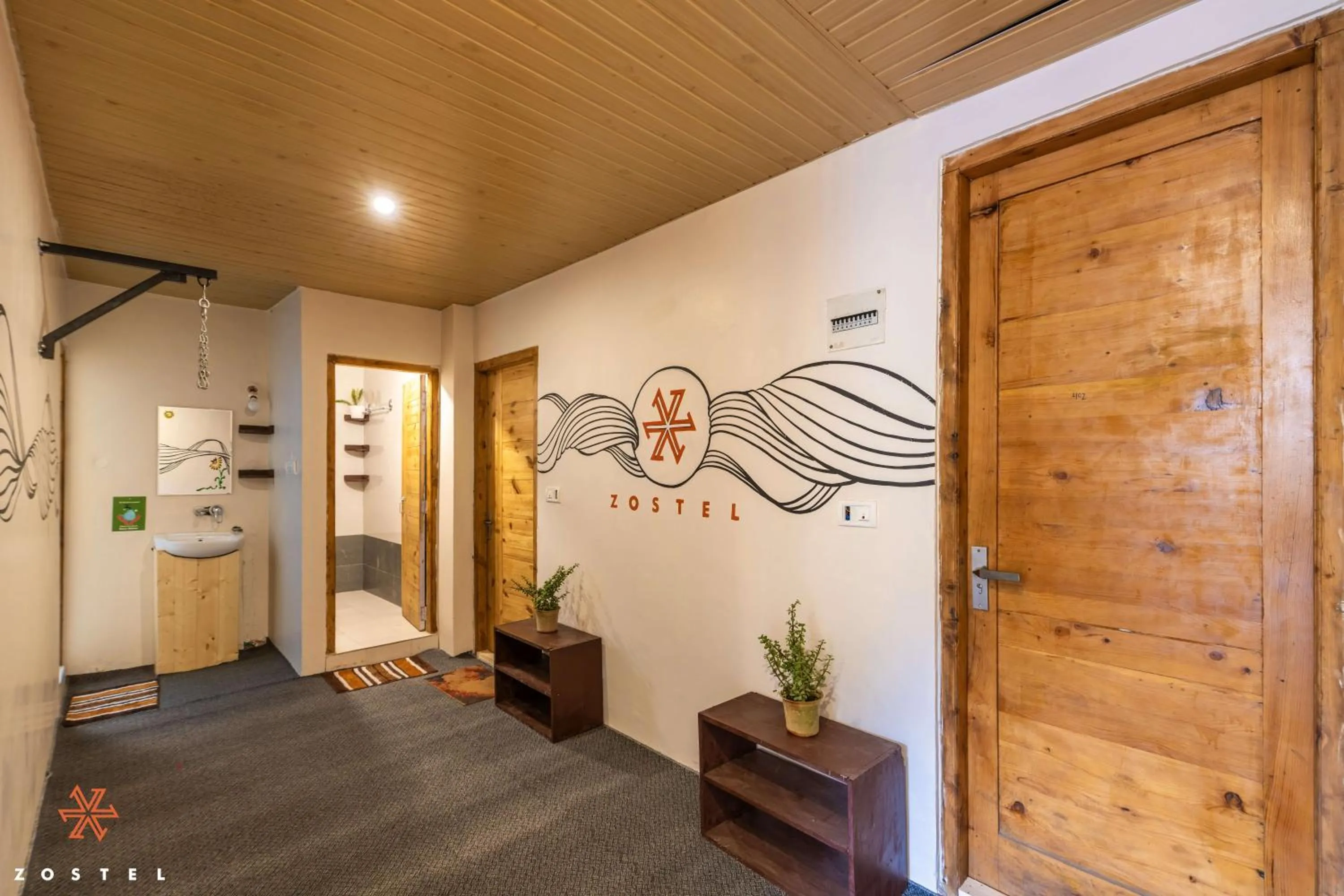 Bathroom in Zostel Shoja, Jibhi