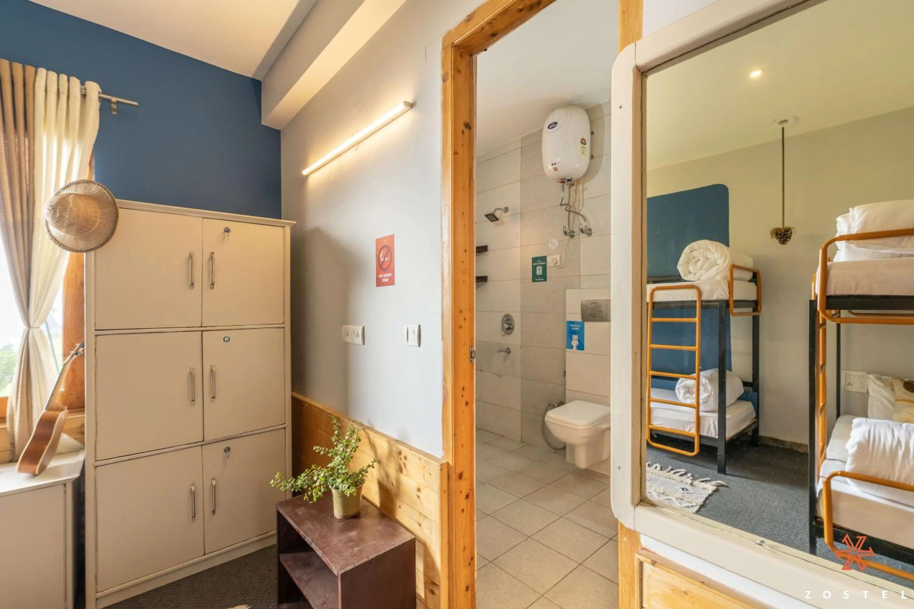 Toilet, Bed in Zostel Shoja, Jibhi