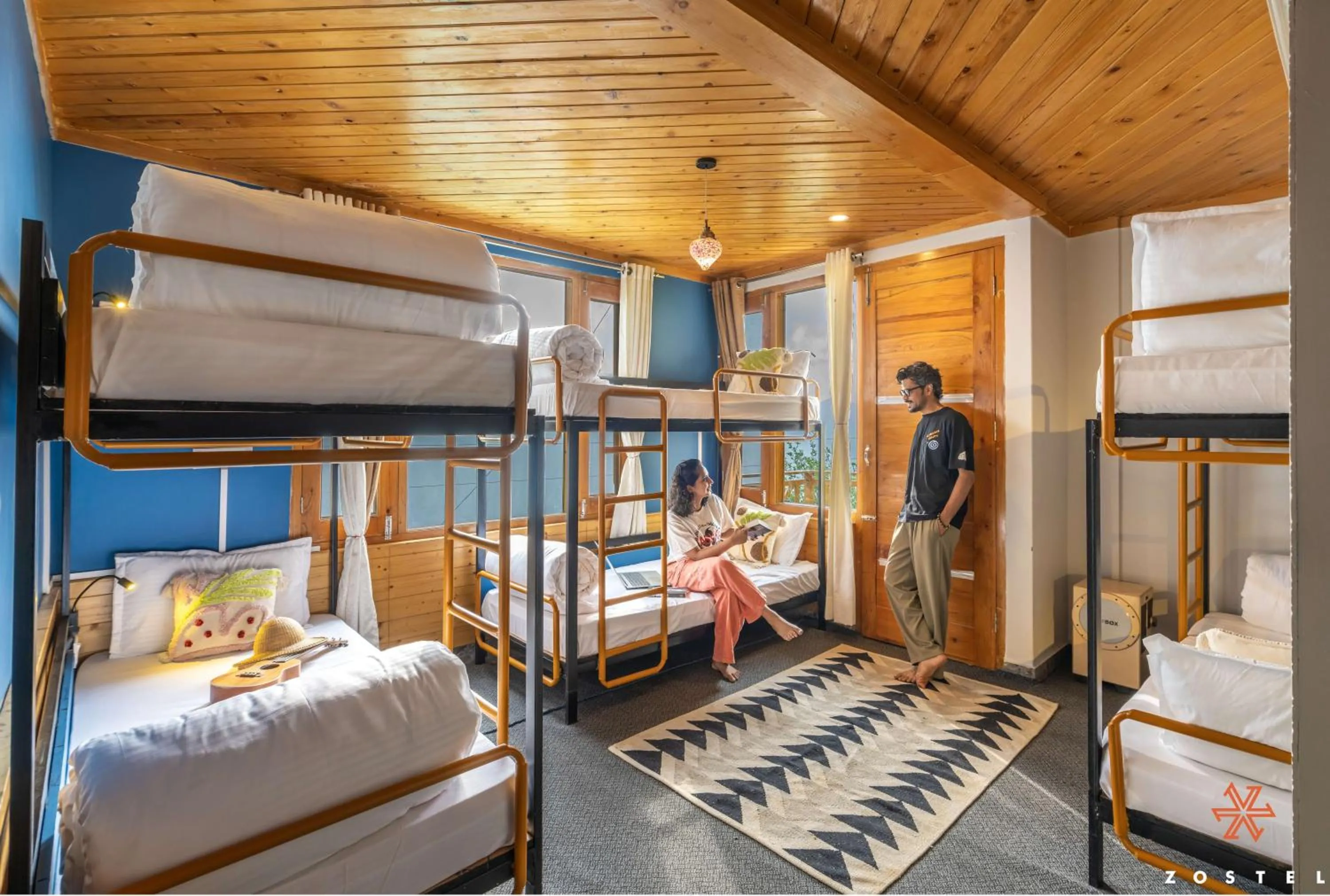 Bed in Zostel Shoja, Jibhi