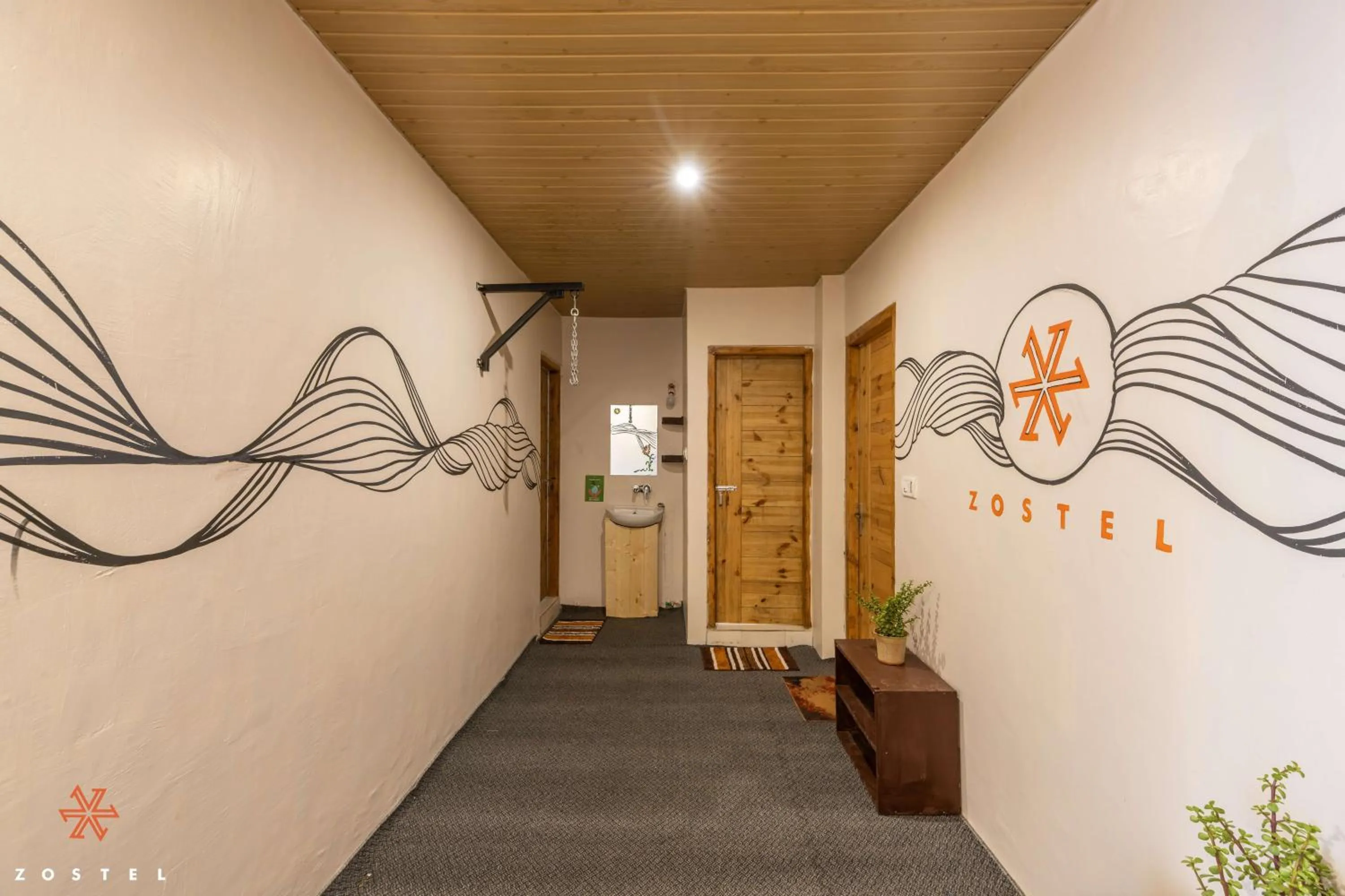 Bathroom in Zostel Shoja, Jibhi