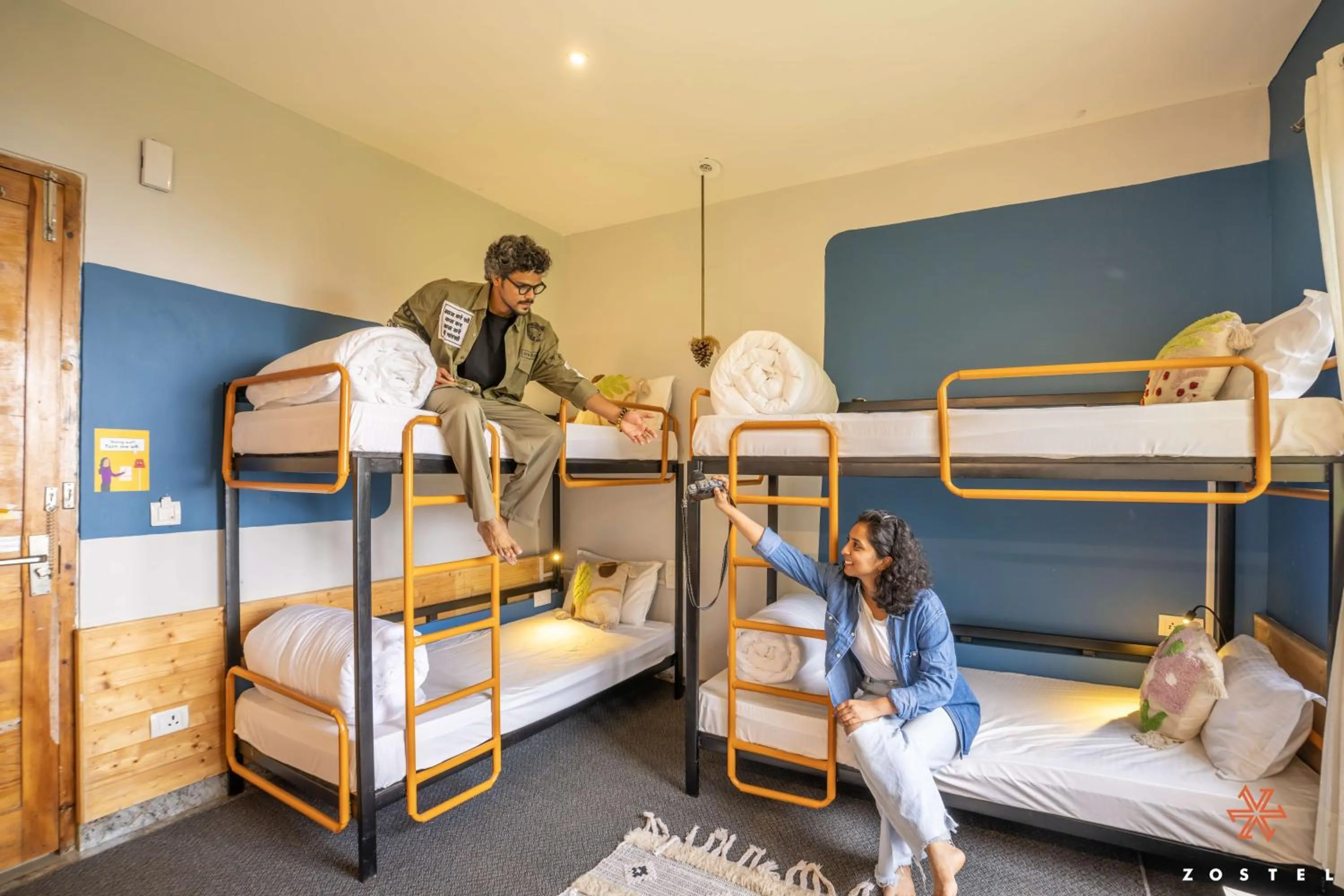 Bed in Zostel Shoja, Jibhi