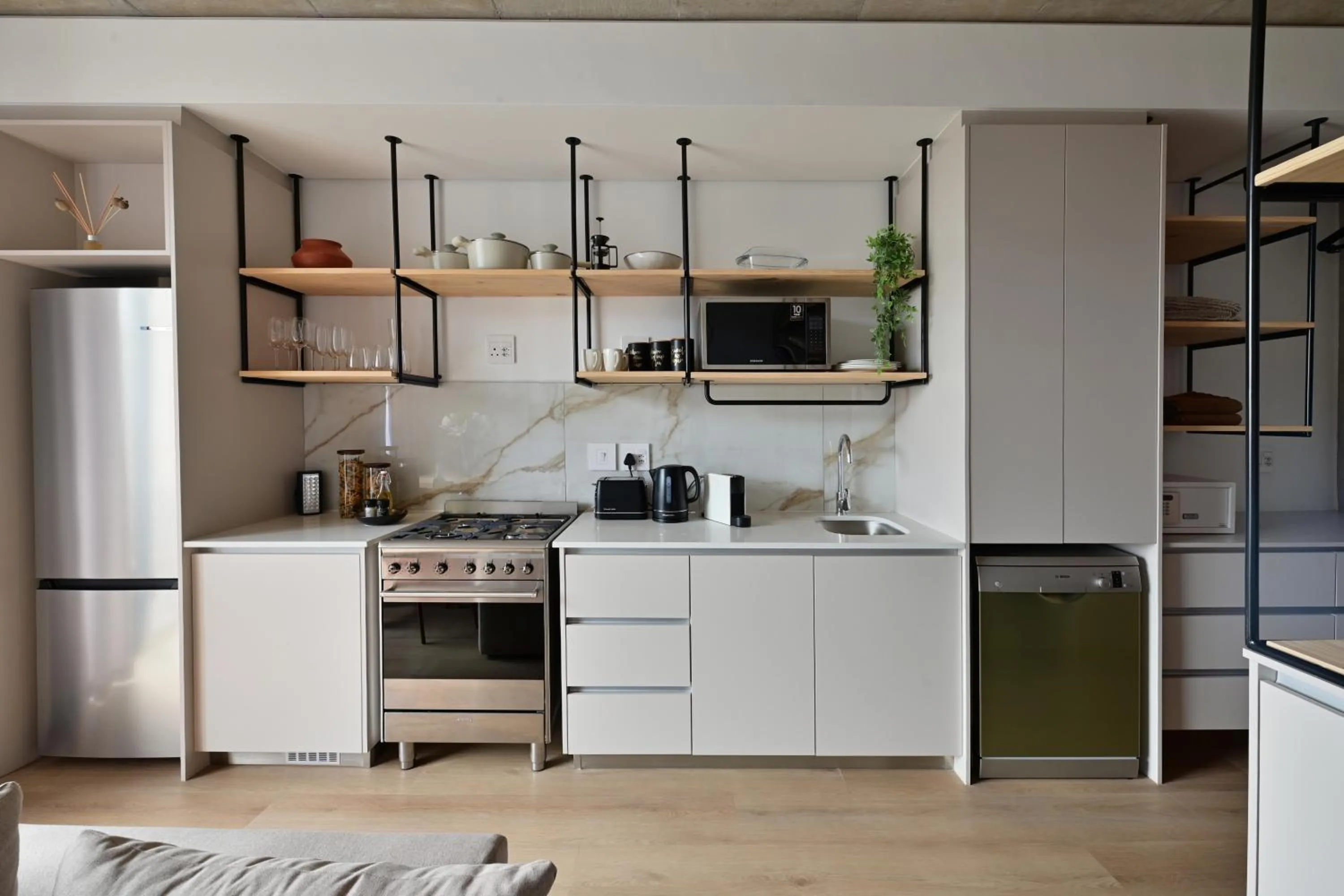 Coffee/tea facilities in EIGHTY2 ON M - Fluent Serviced Apartments