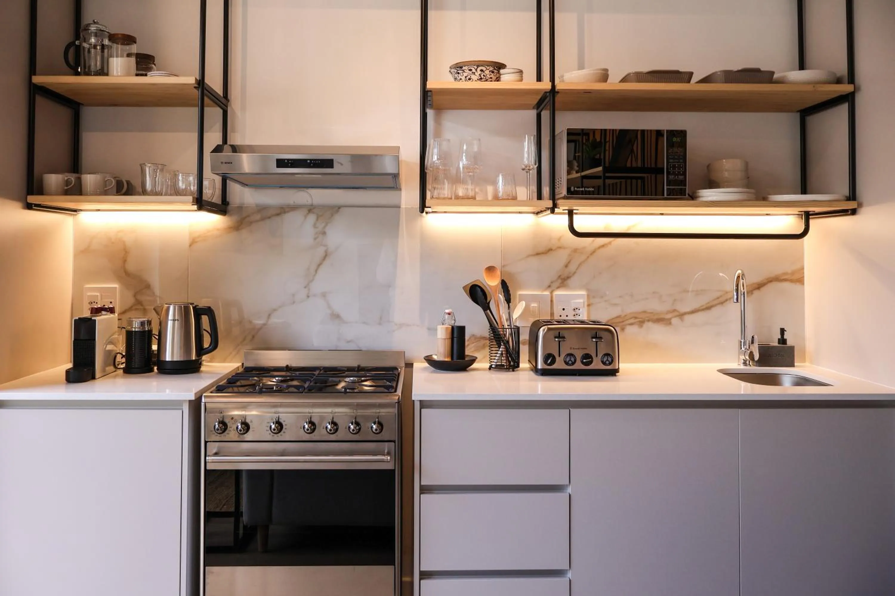 Coffee/tea facilities in EIGHTY2 ON M - Fluent Serviced Apartments