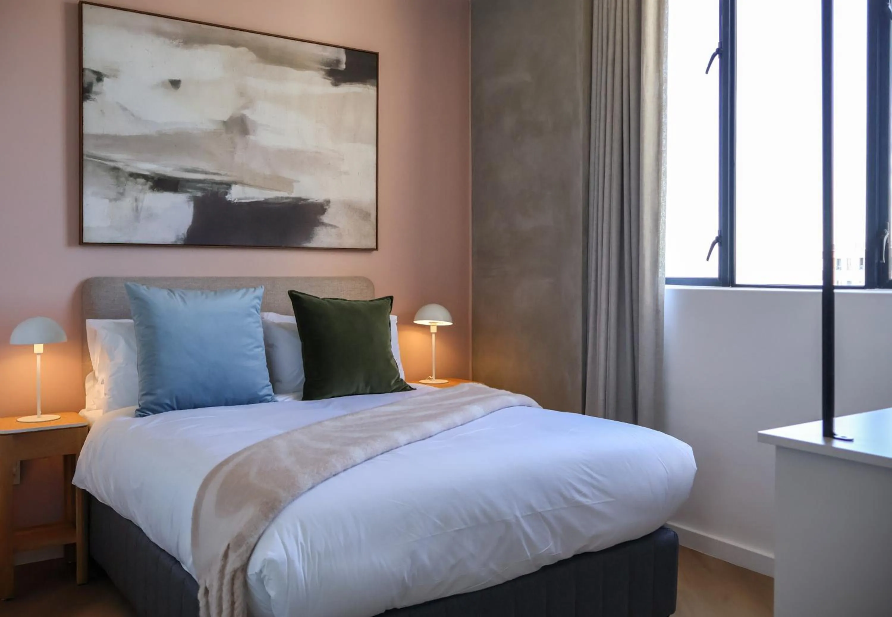 Bed in EIGHTY2 ON M - Fluent Serviced Apartments