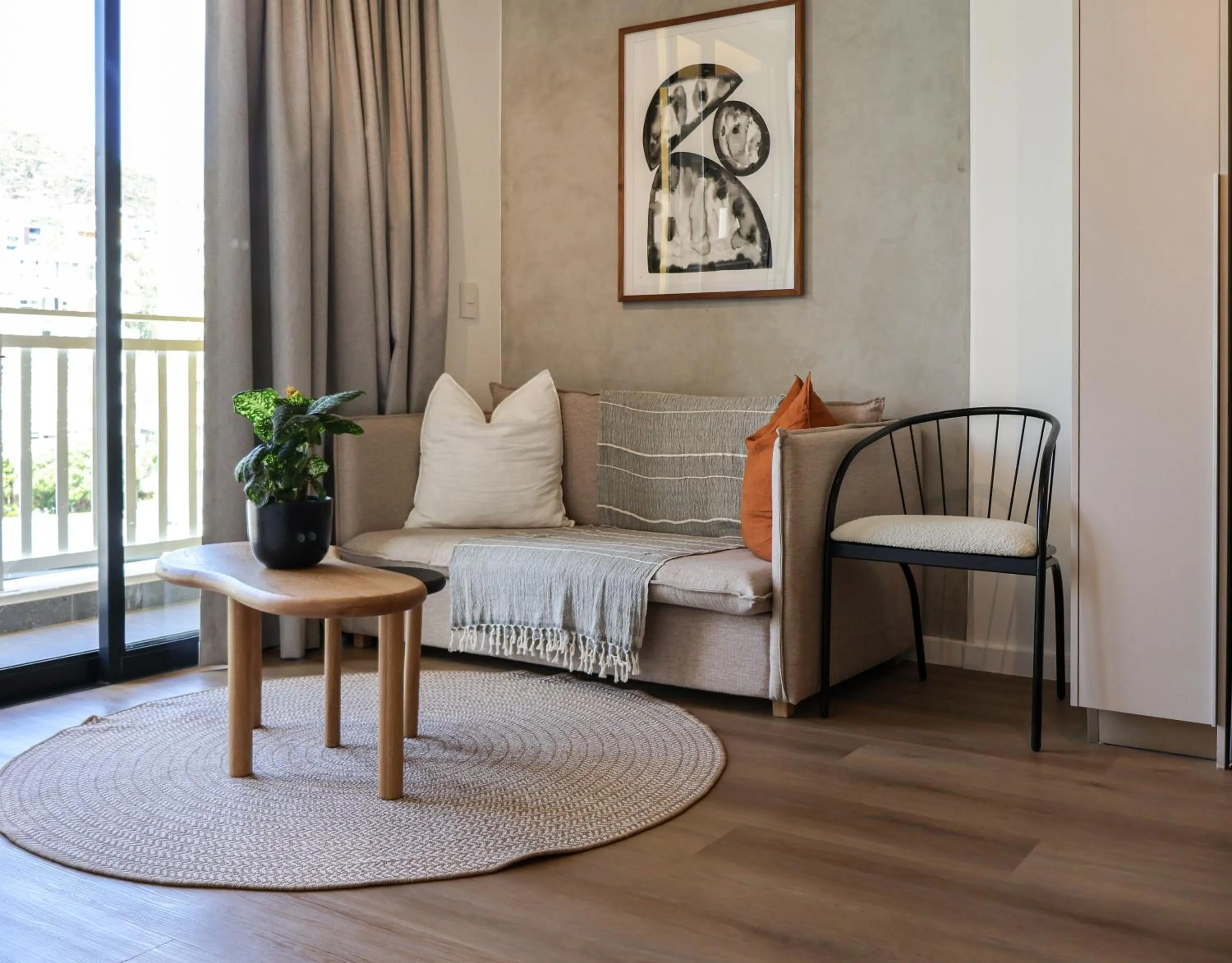 Living room in EIGHTY2 ON M - Fluent Serviced Apartments