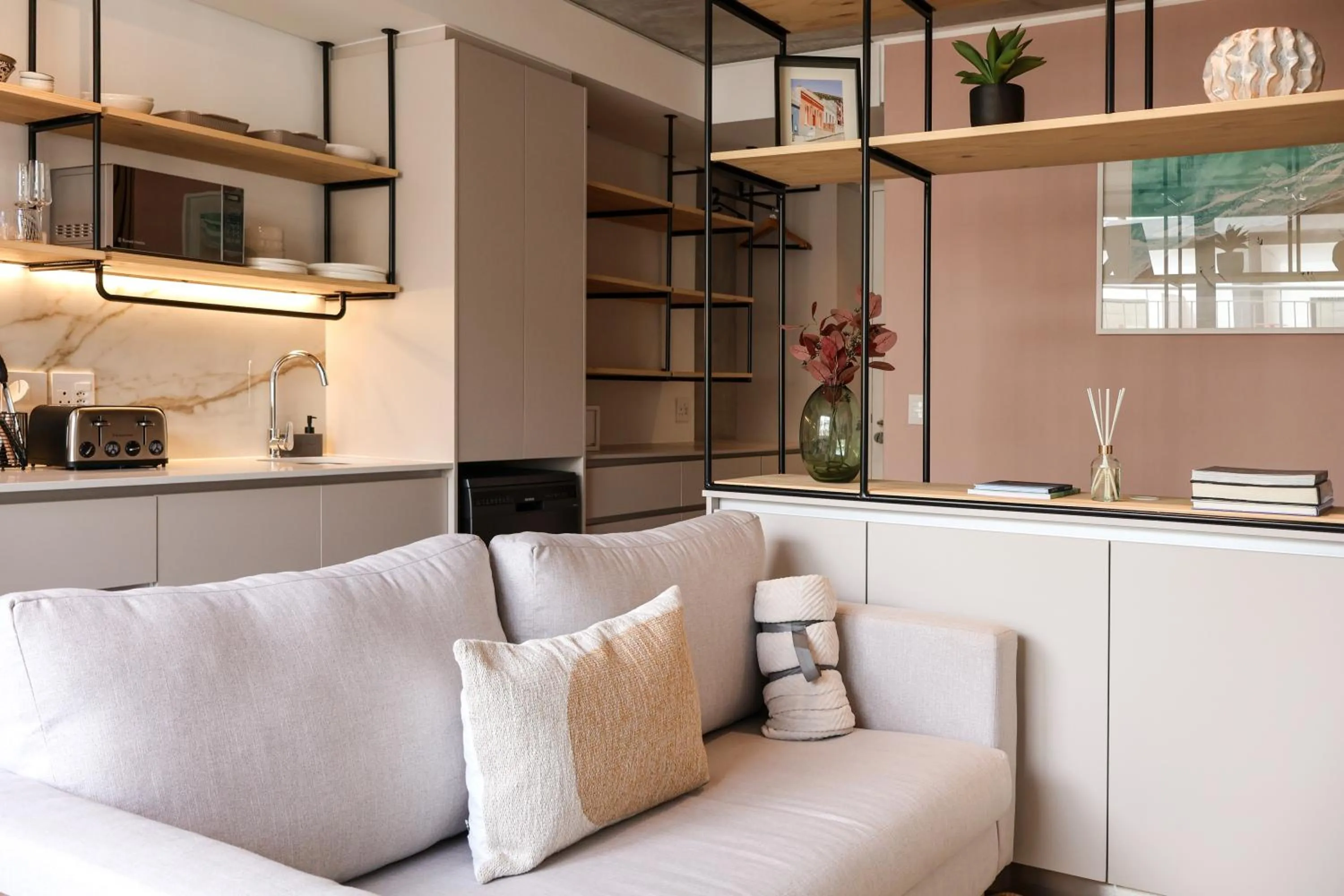 Kitchen or kitchenette in EIGHTY2 ON M - Fluent Serviced Apartments