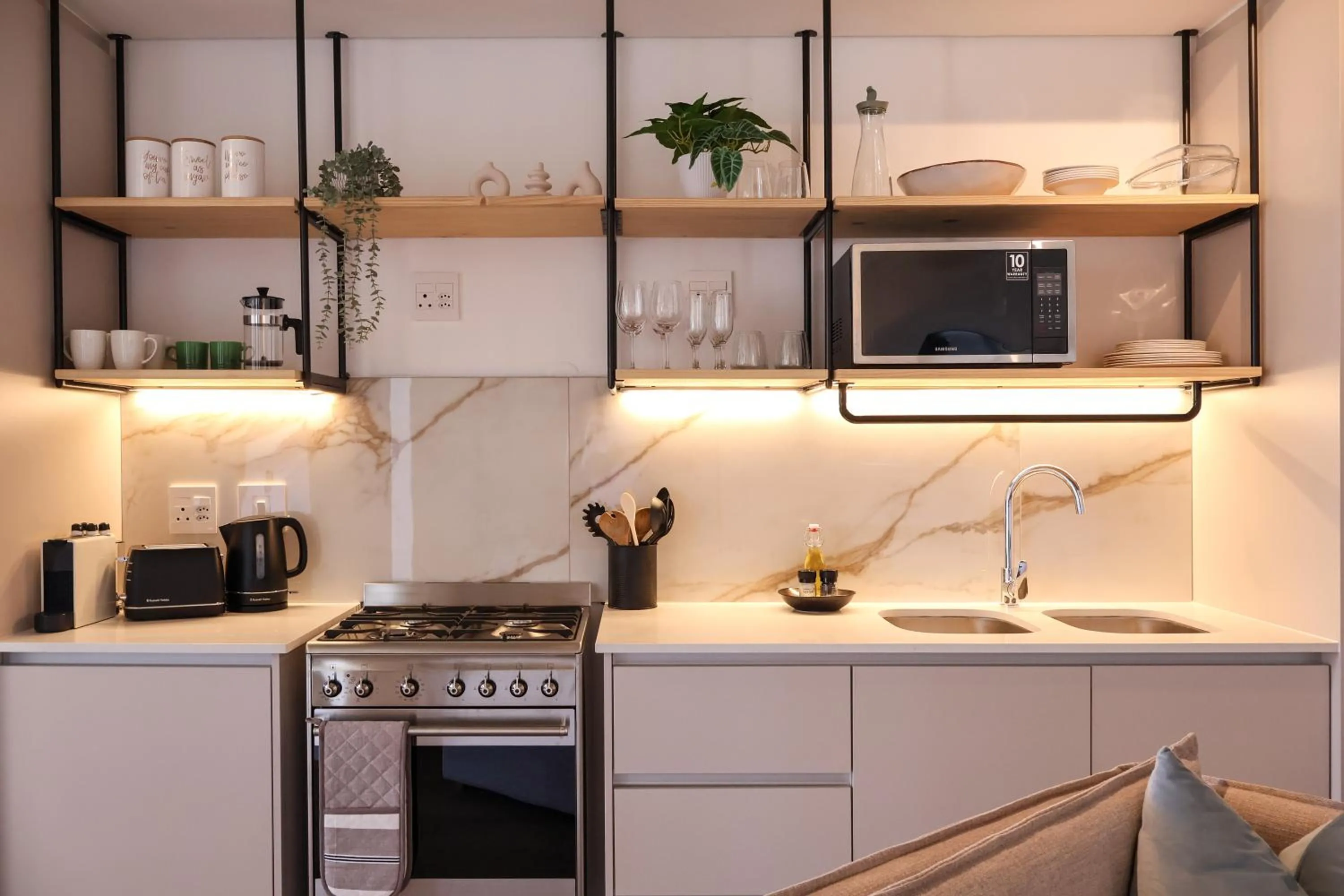 Coffee/tea facilities in EIGHTY2 ON M - Fluent Serviced Apartments