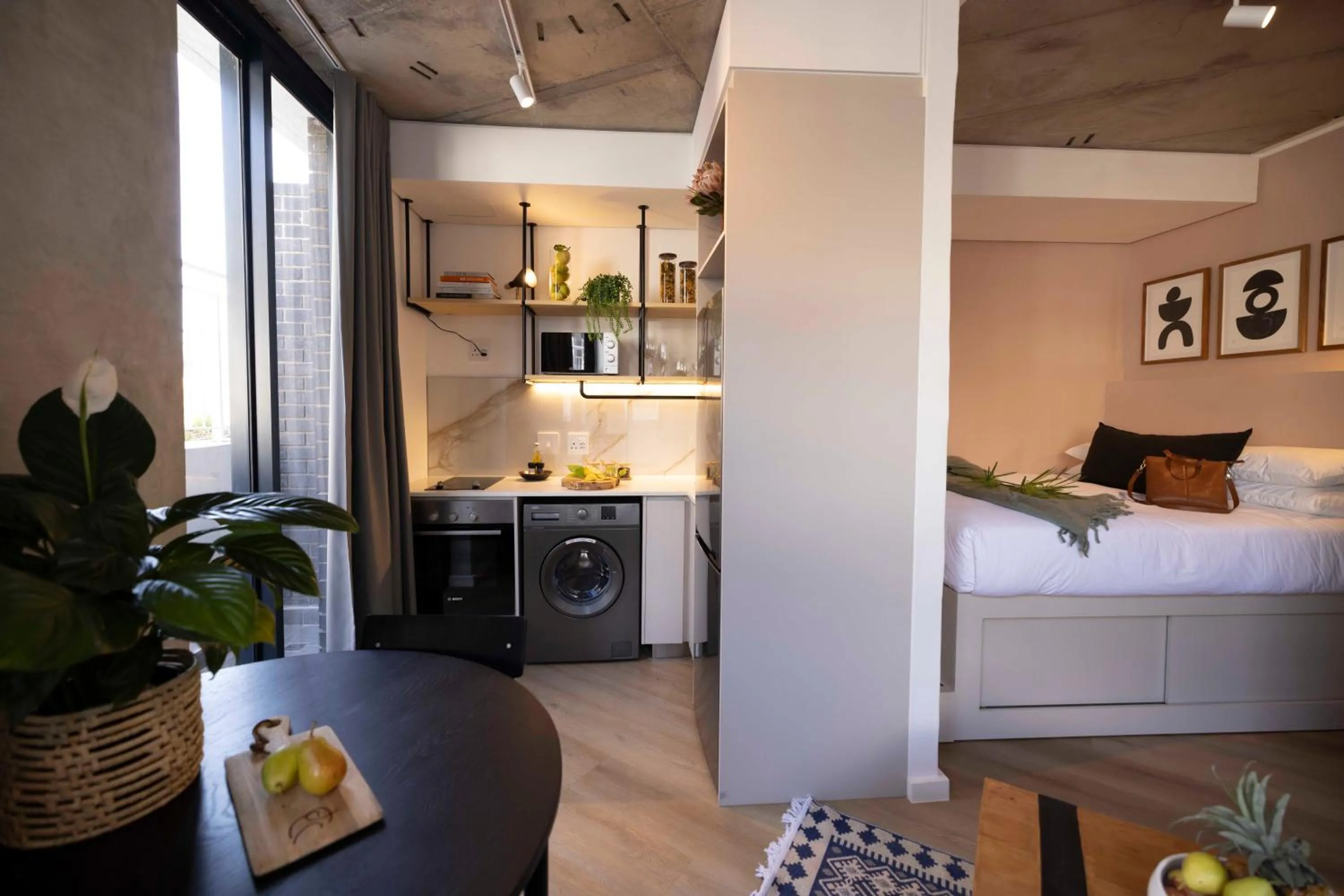 Bed in EIGHTY2 ON M - Fluent Serviced Apartments