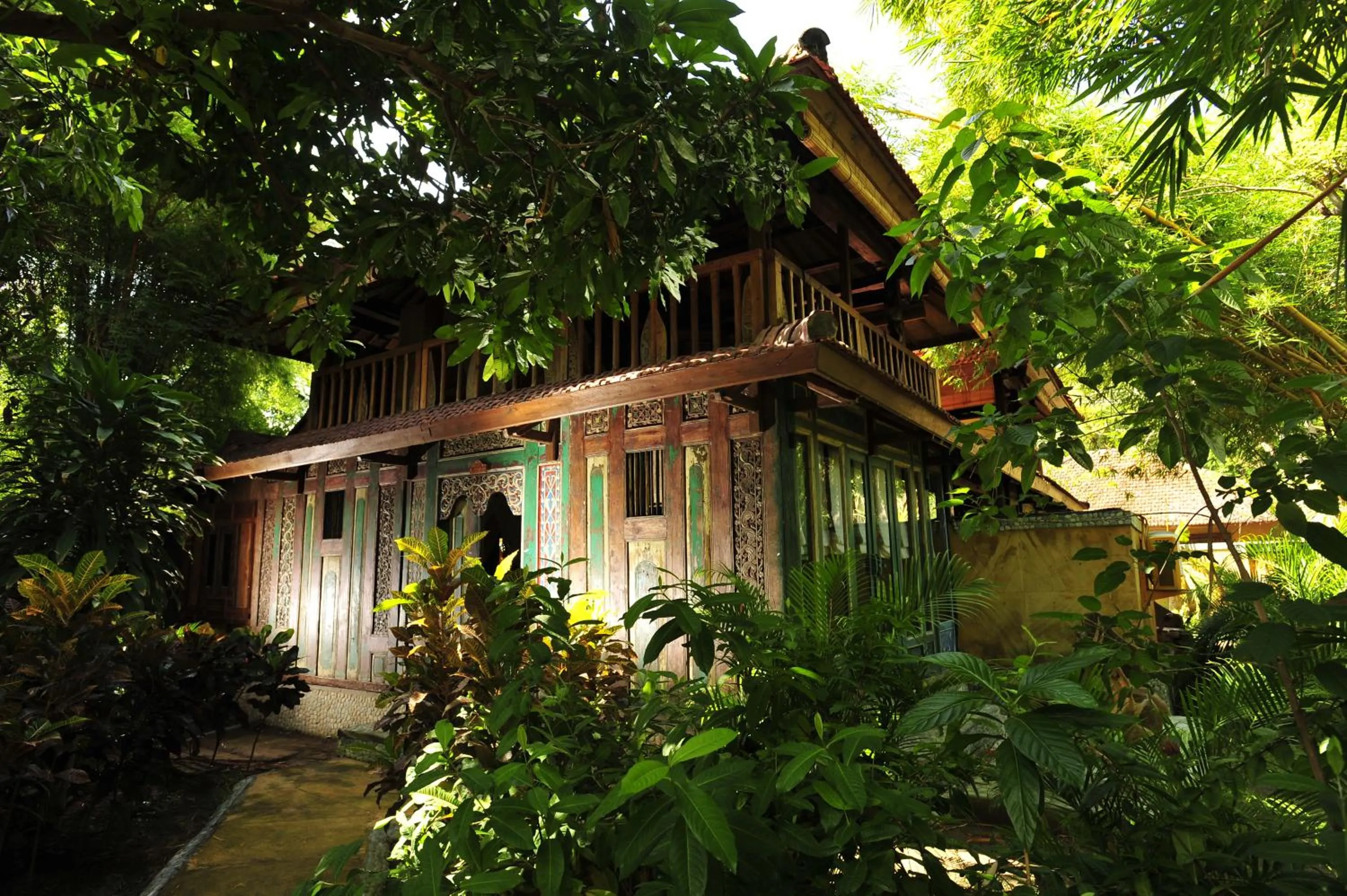 Property building in Hotel Pondok Sari Beach & SPA Resort