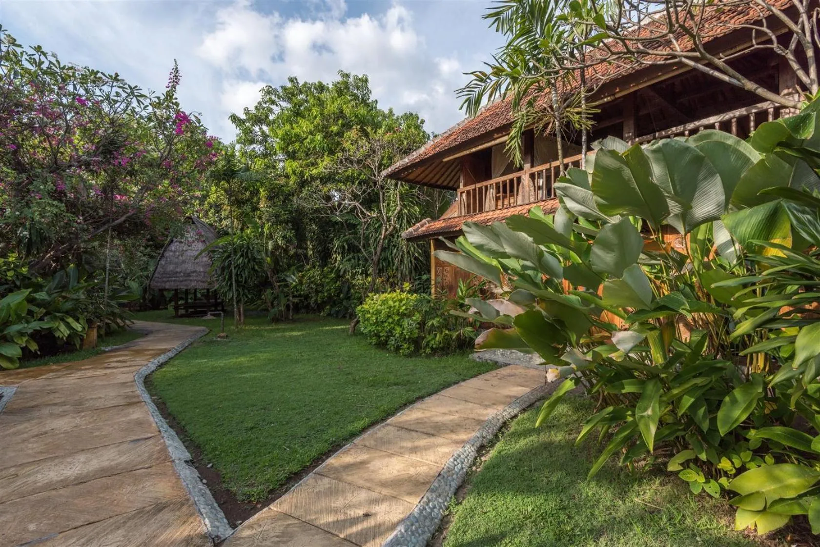 Property building in Hotel Pondok Sari Beach & SPA Resort