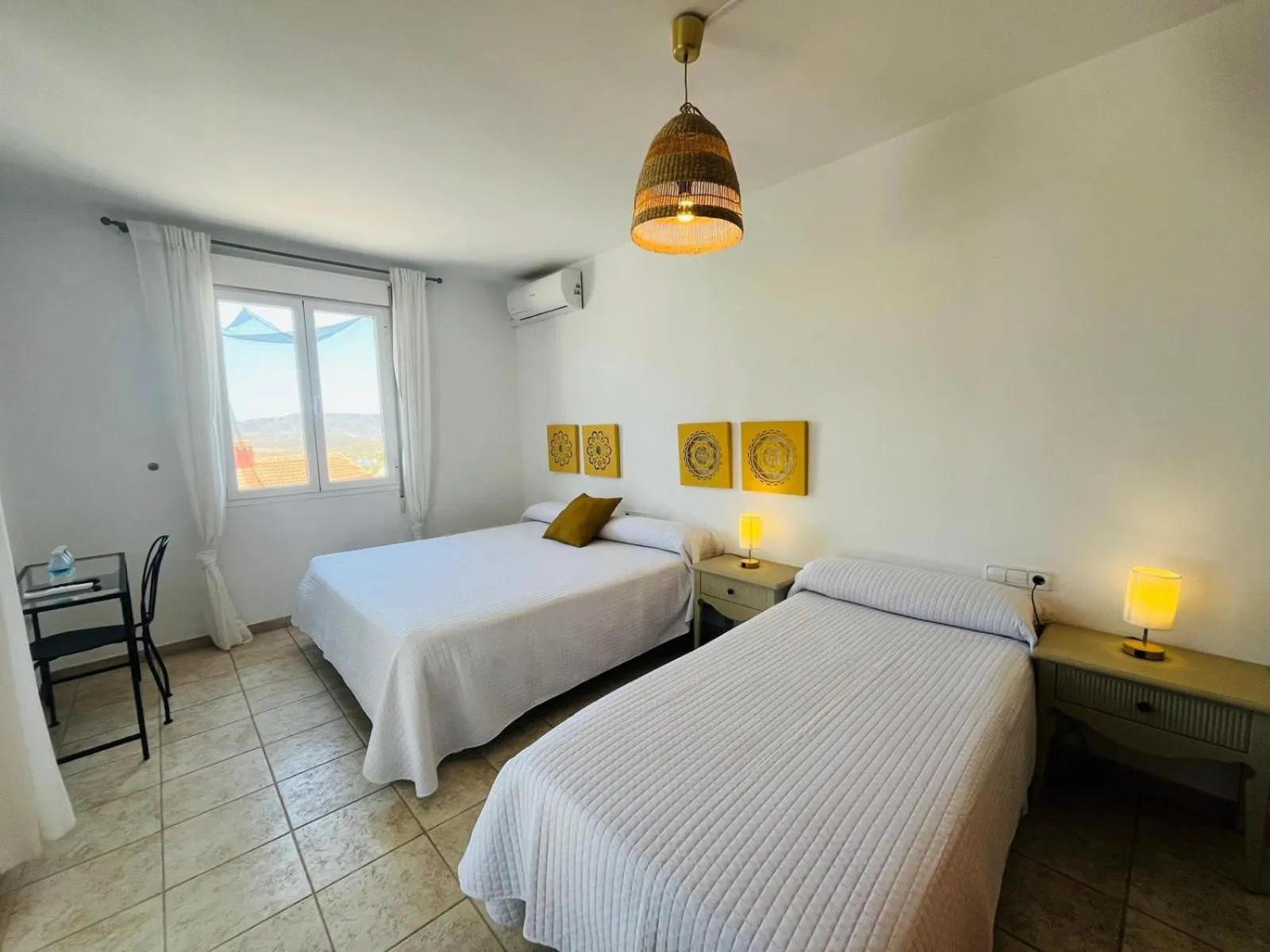 Bed in HOTEL MUSEO Lucainena