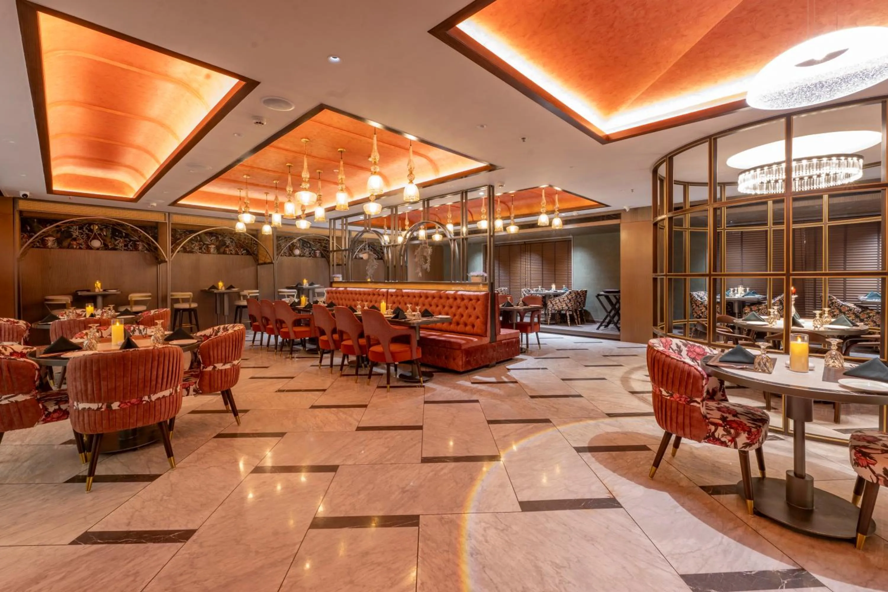 Restaurant/places to eat in Akino Luxury