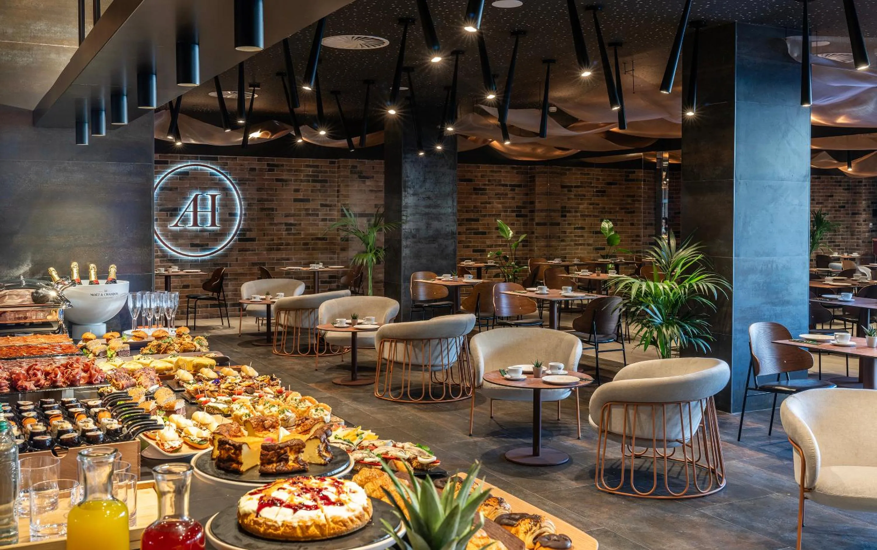 Restaurant/places to eat in Axel Hotel Bilbao - Adults Only