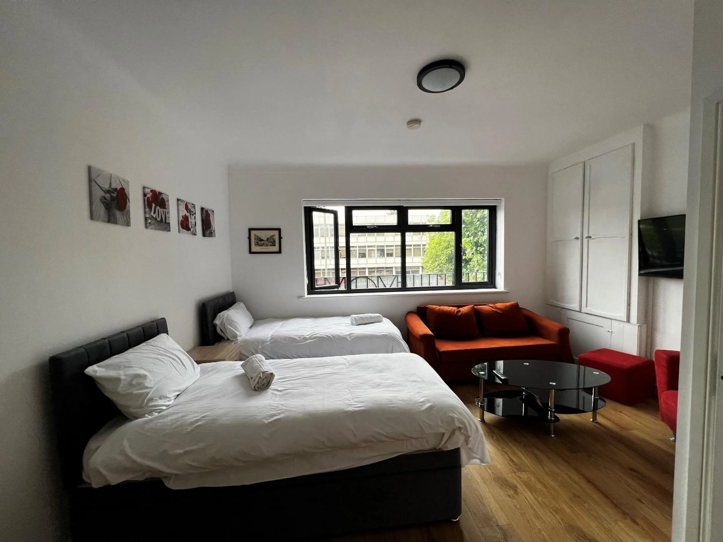 Bedroom, Bed in The Barrington Hotel