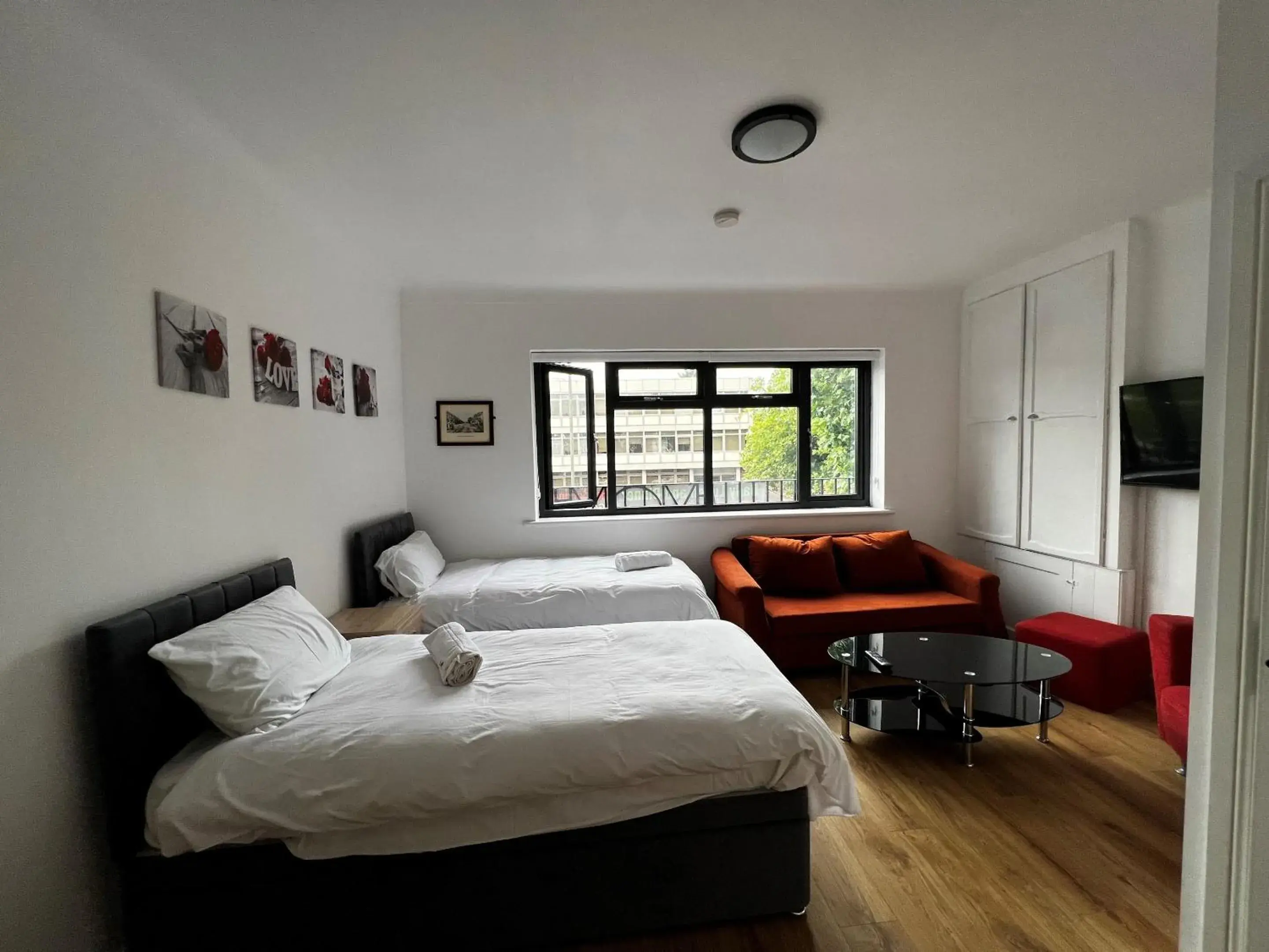 Deluxe Twin Room in The Barrington Hotel Deluxe Twin Room in The Barrington Hotel