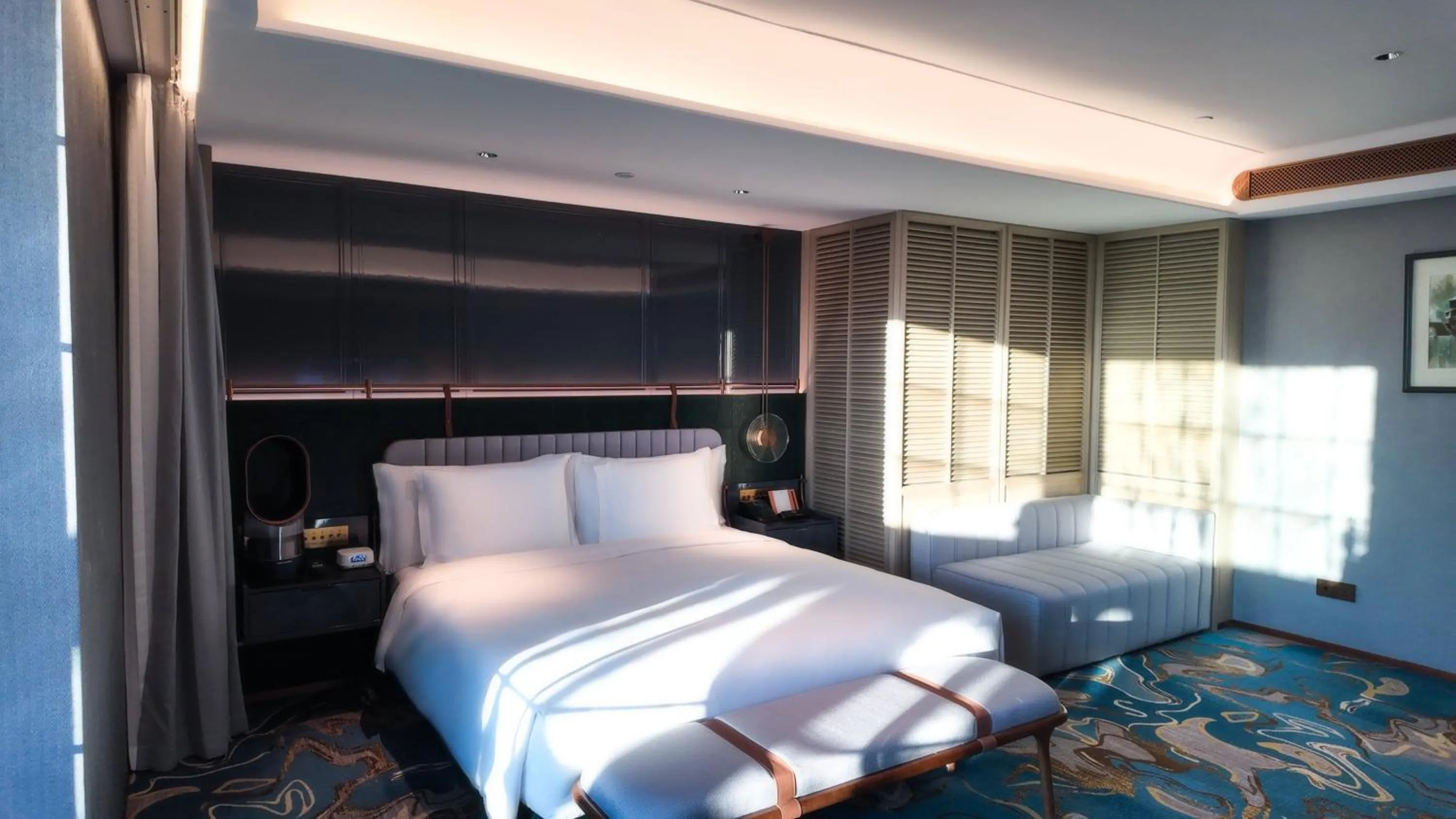 Photo of the whole room, Bed in Hotel Indigo Harbin Central Avenue by IHG