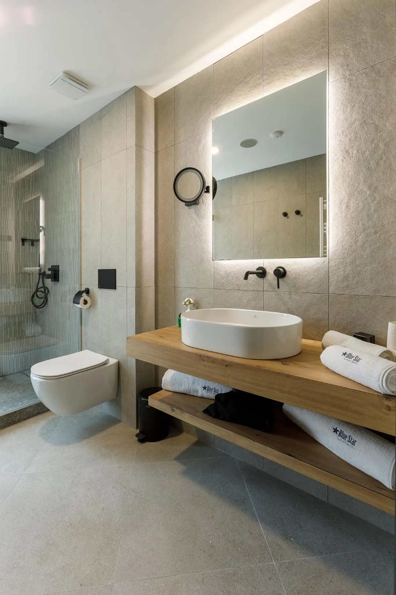 Shower in Blue Star Luxury Hotel