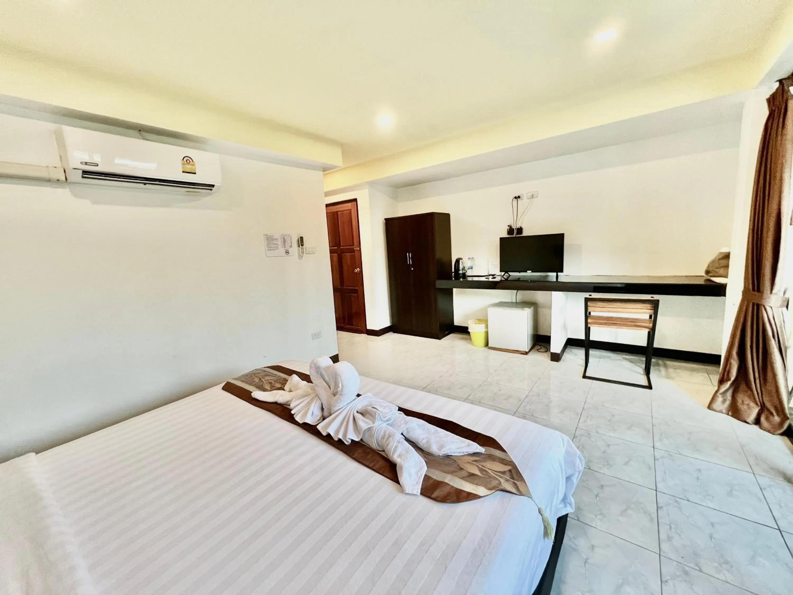 Bedroom, Bed in The Shore Samui